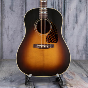 Gibson Custom Shop 1942 Banner Southern Jumbo Acoustic Guitar, Vintage Sunburst, front closeup