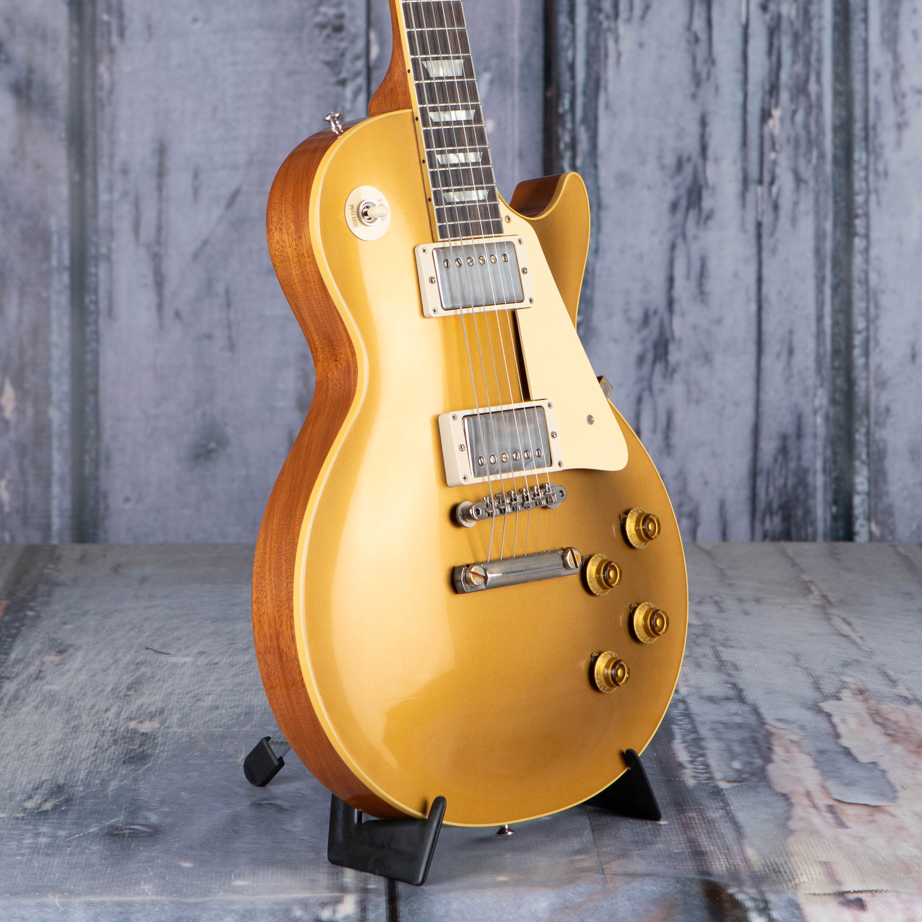 Gibson Custom Shop 1957 Les Paul Goldtop Ultra Light Aged Electric Guitar, Double Gold, angle