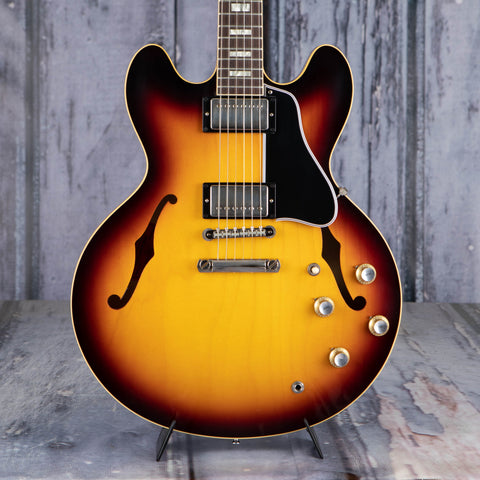 Gibson Custom Shop 1964 ES-335 Reissue Semi-Hollowbody Guitar, Vintage Burst, front closeup
