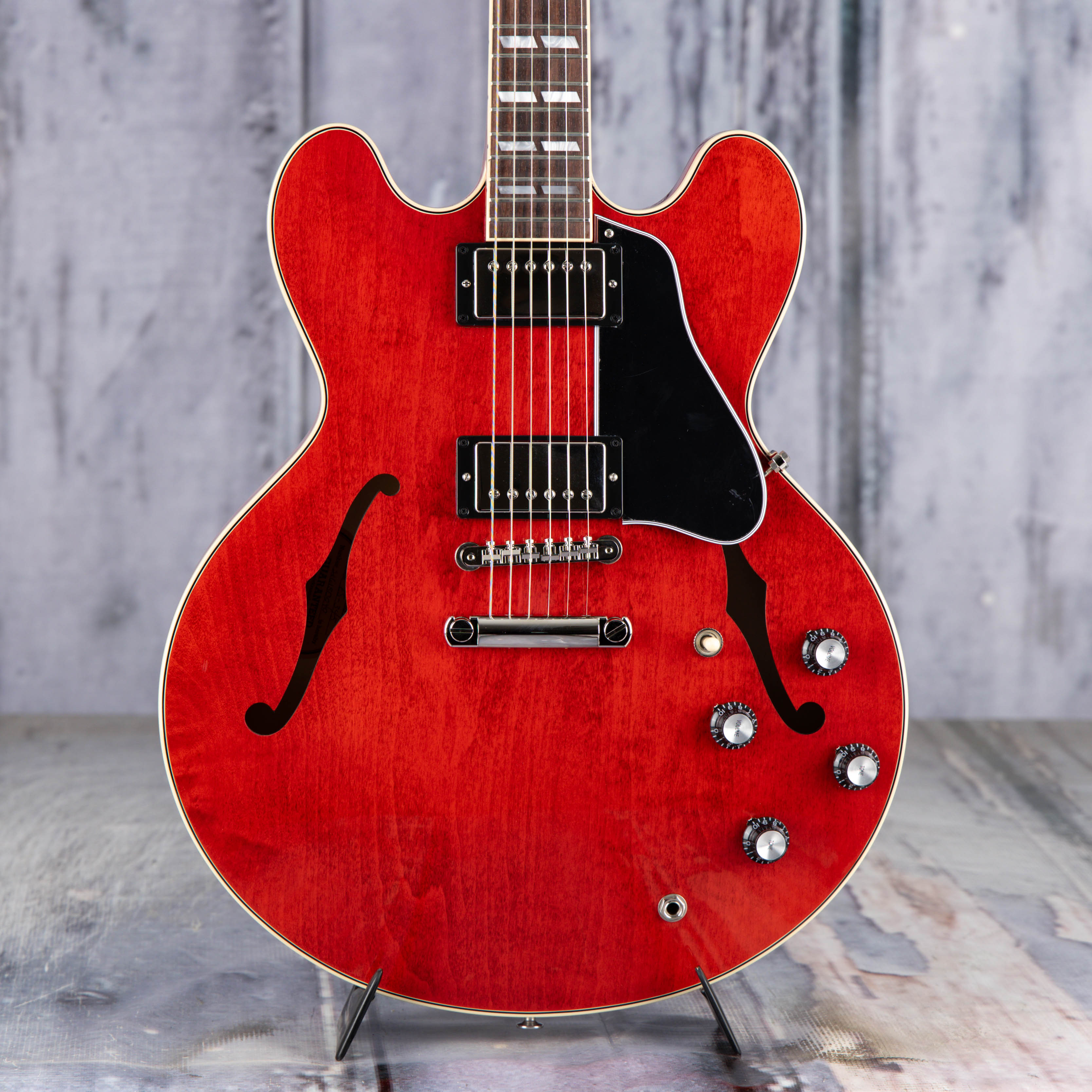 Gibson ES-345 Semi-Hollowbody Guitar, Sixties Cherry, front closeup