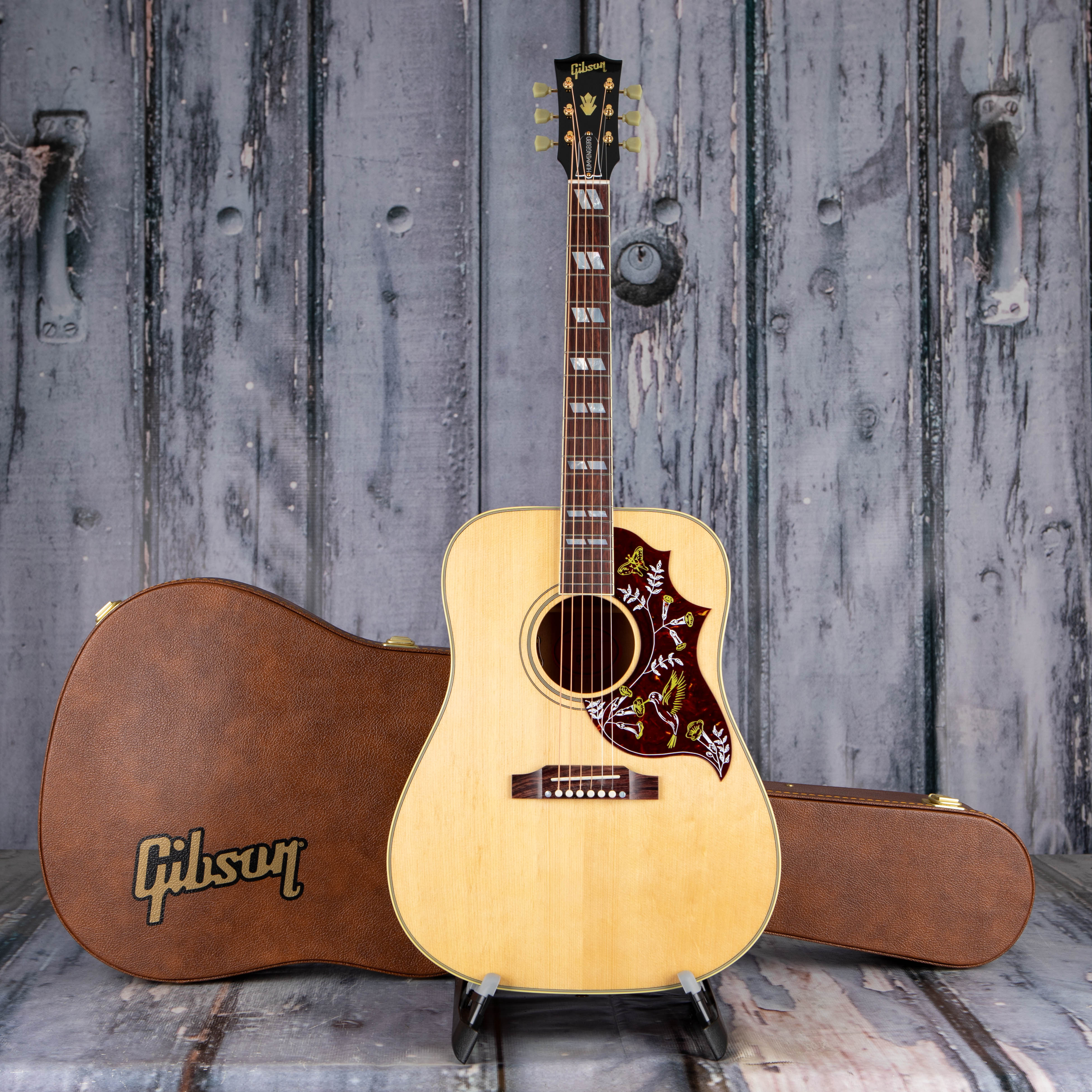 Gibson Montana Hummingbird Original Acoustic/Electric Guitar, Antique Natural, case