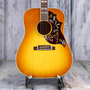 Gibson Hummingbird Original Acoustic/Electric Guitar, Heritage Cherry Sunburst, front closeup