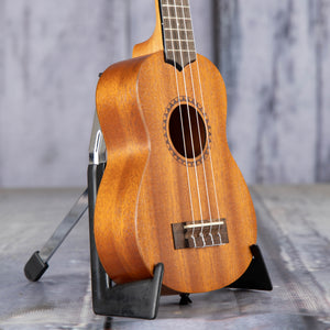 Kala KA-15S Soprano Ukuele, Natural, angle