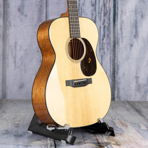 Martin 000-18 Acoustic Guitar, Natural, angle
