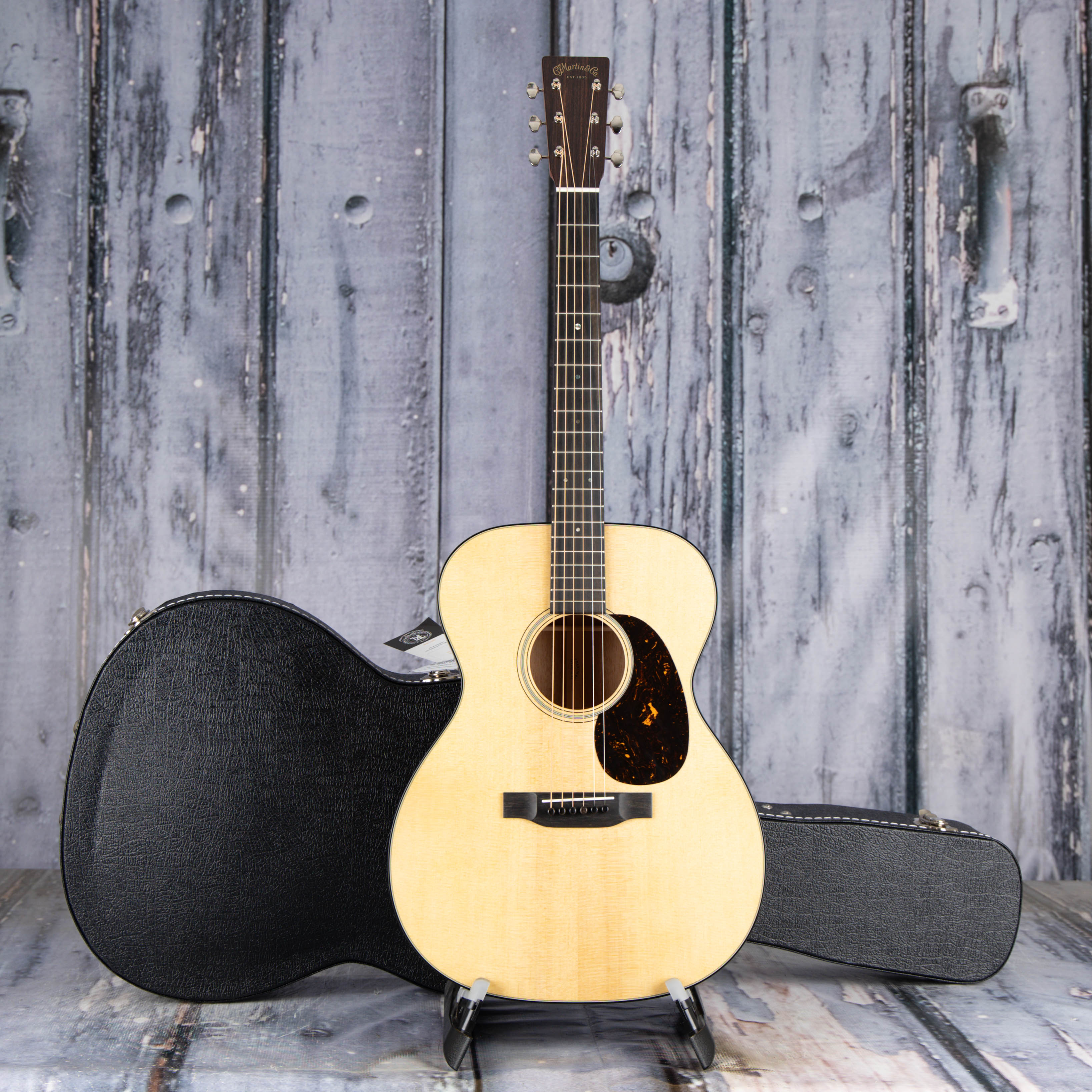 Martin 000-18 Acoustic Guitar, Natural, case