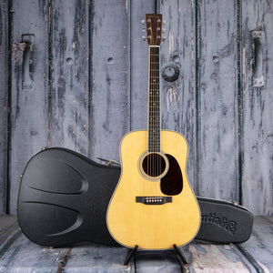 Martin HD-35 Acoustic Guitar, Natural, case