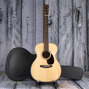 Martin OM-28 Modern Deluxe Acoustic Guitar, Natural, case