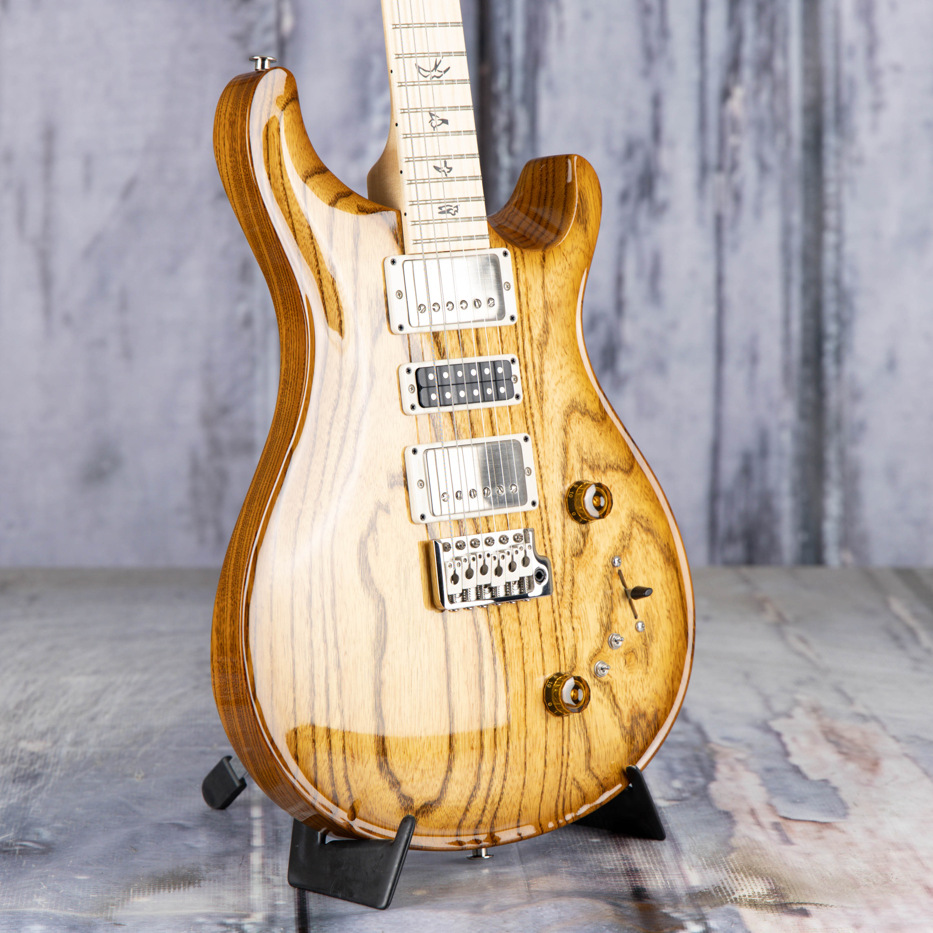 Paul Reed Smith Swamp Ash Special Electric Guitar, Vintage Natural, angle