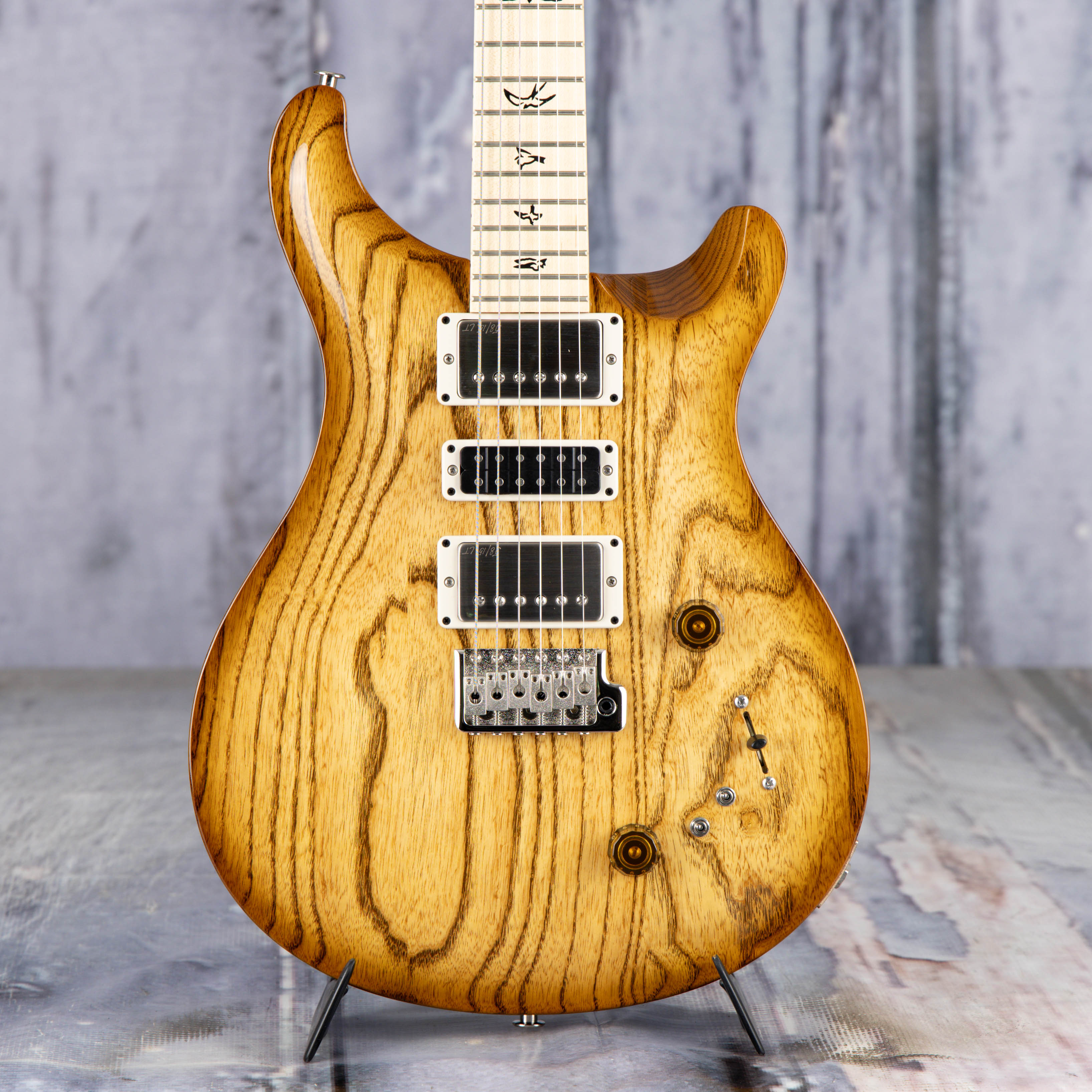 Paul Reed Smith Swamp Ash Special Electric Guitar, Vintage Natural, front closeup