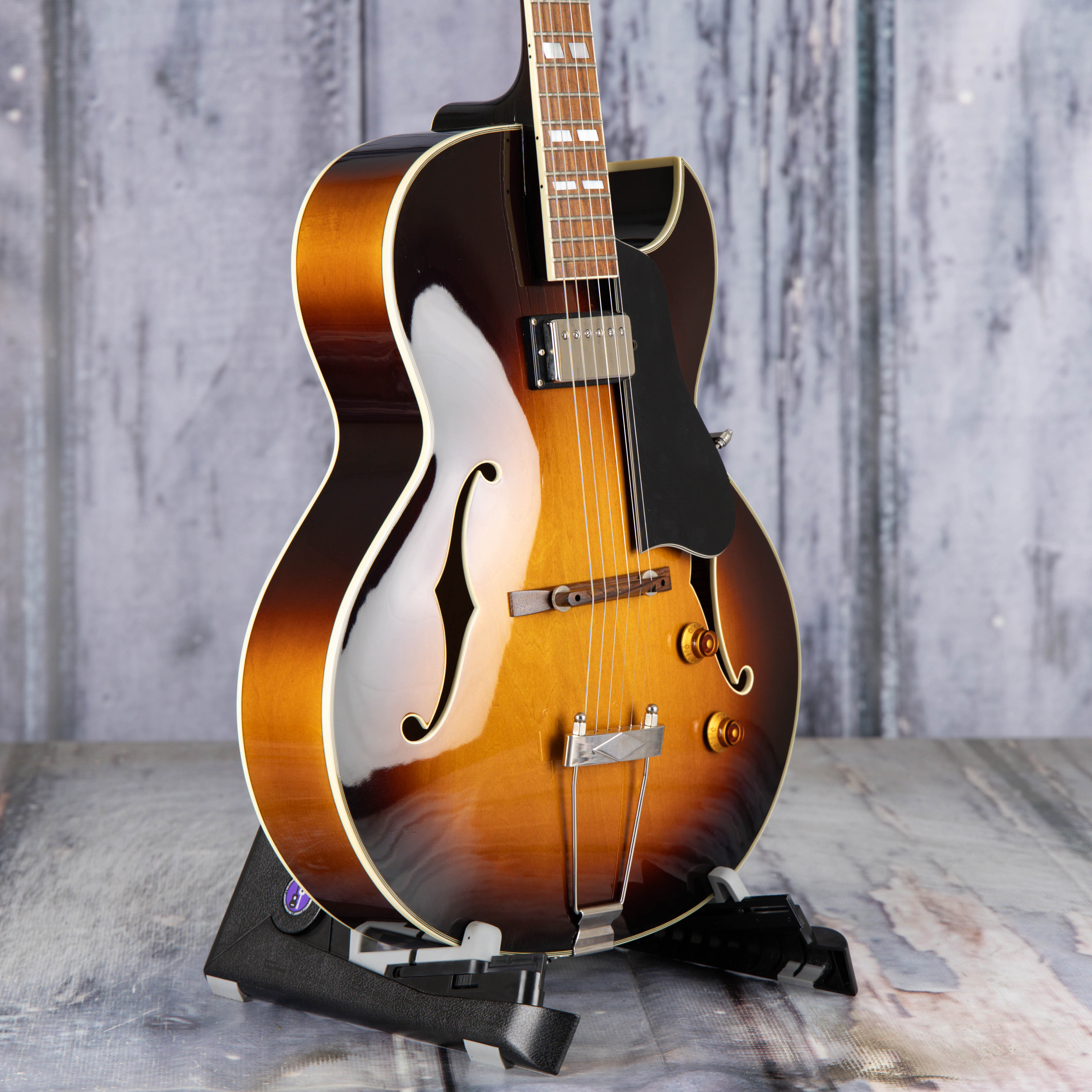 Used Eastman AR371CE Hollowbody Guitar, 2010, Sunburst, angle