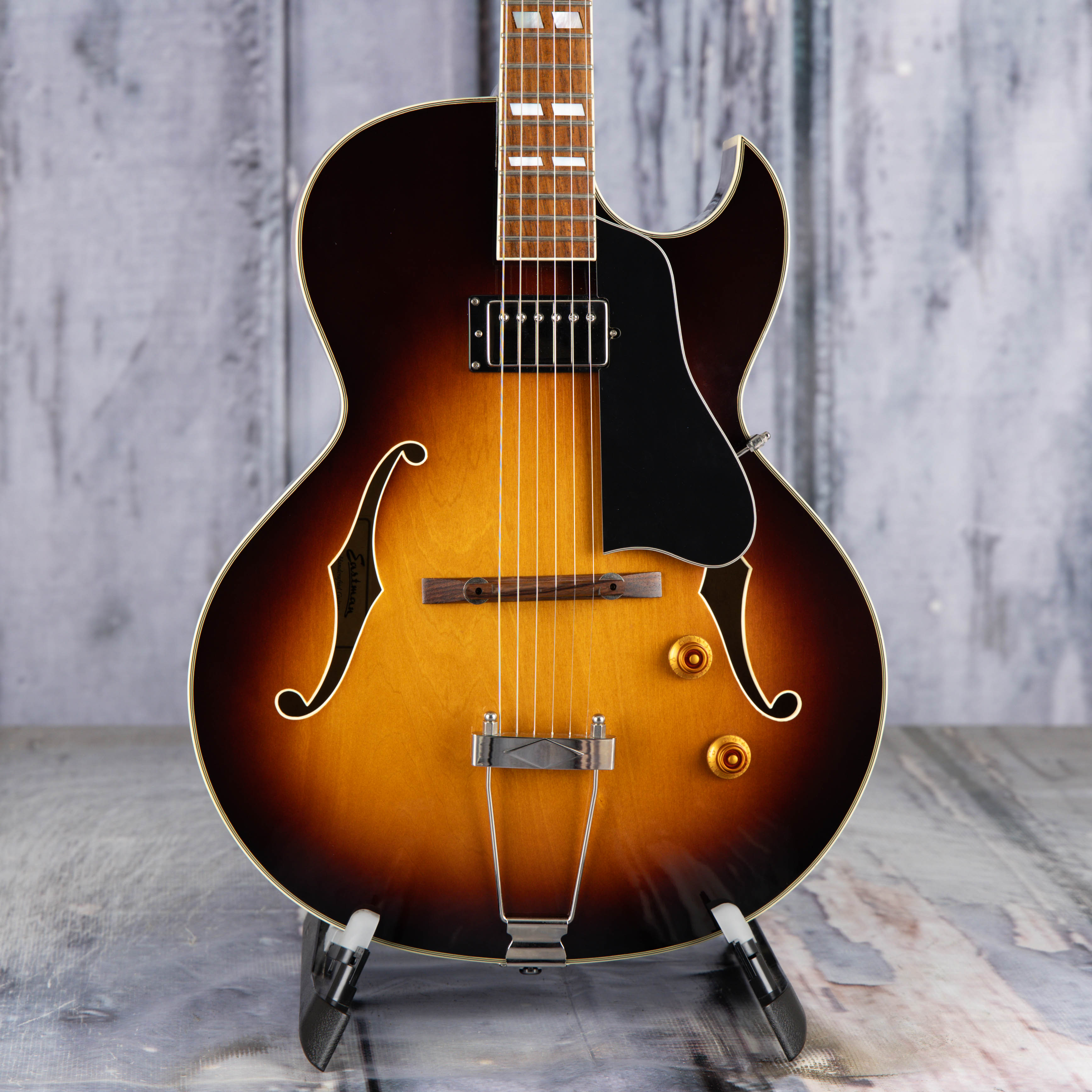 Used Eastman AR371CE Hollowbody Guitar, 2010, Sunburst, front closeup