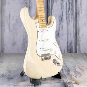 Used Fender Custom Shop American Custom Stratocaster NOS Electric Guitar, 2020, Vintage Blonde, angle