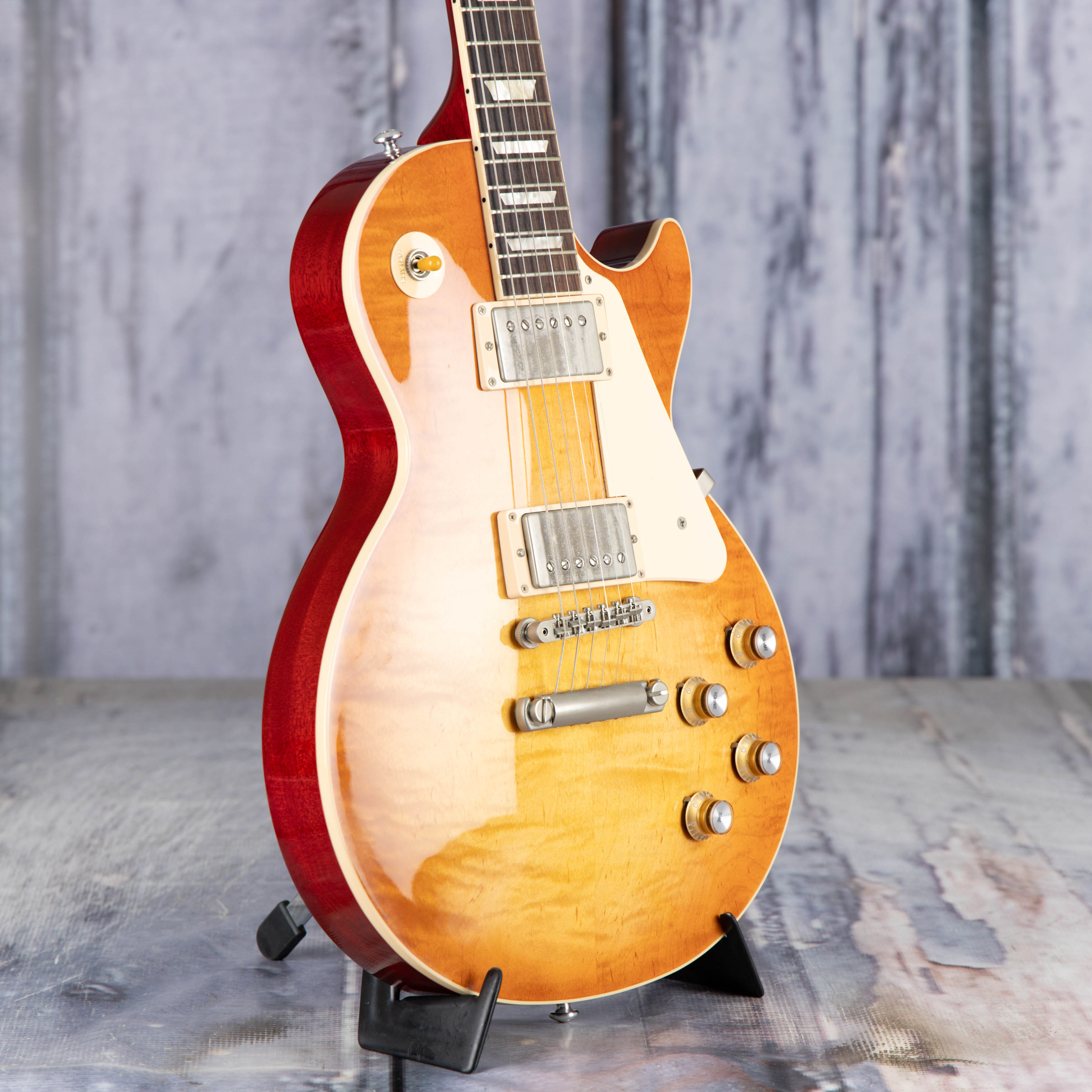 Used Gibson Les Paul Standard 60s Electric Guitar, 2022, Unburst, angle