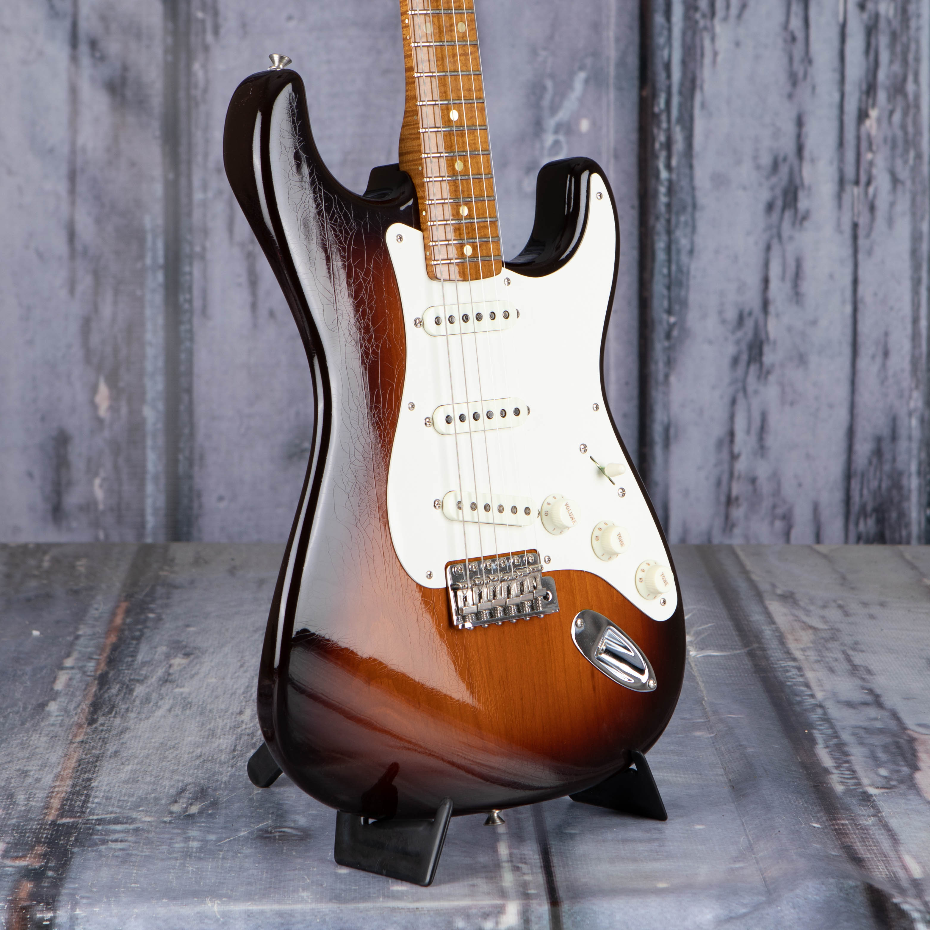 Fender Custom Shop Limited Edition Roasted Pine Stratocaster Limited Closet Classic Electric Guitar, Wide Fade Chocolate 3-Color Sunburst, angle