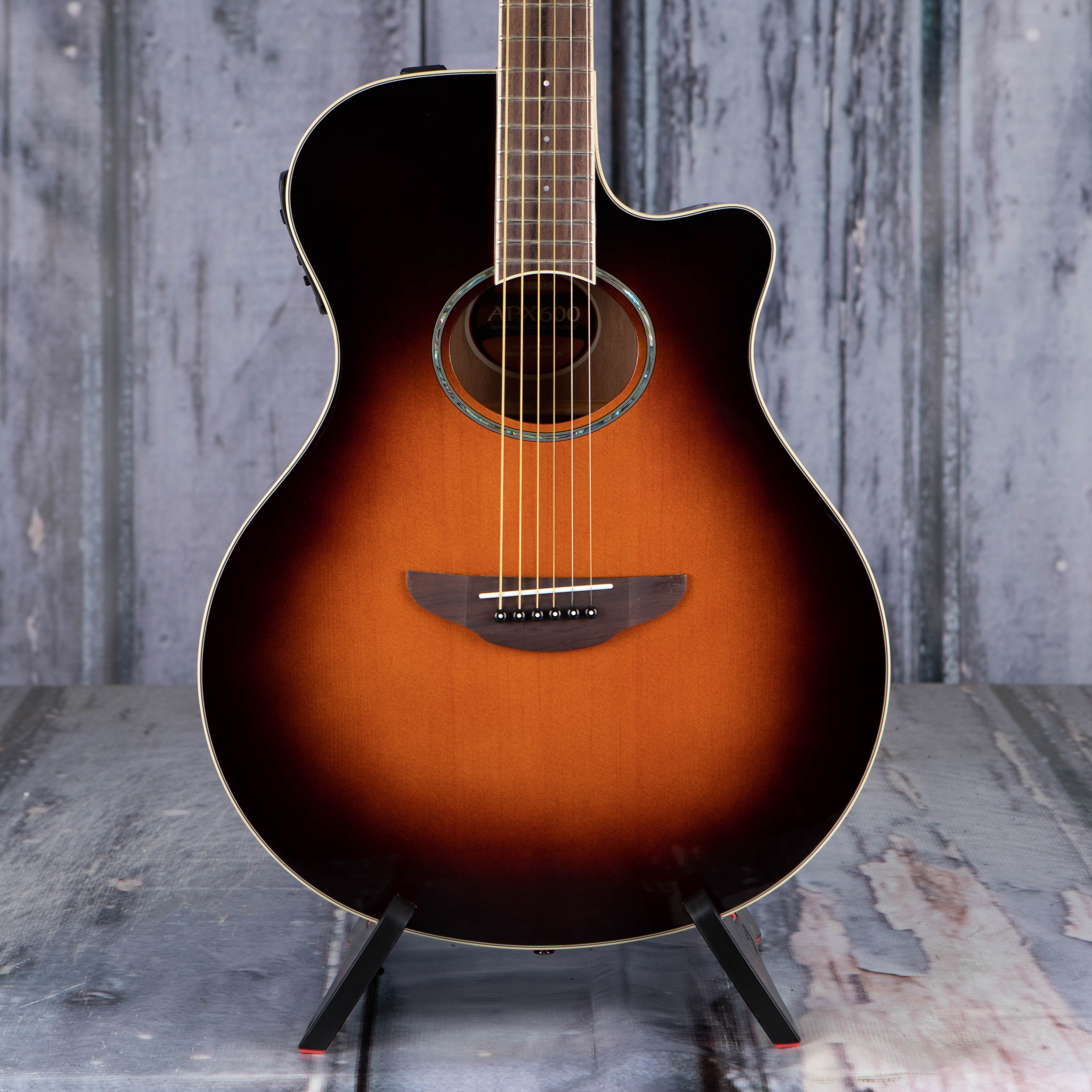Yamaha APX600 Thinline Cutaway Acoustic/Electric Guitar, Old Violin Sunburst, front closeup