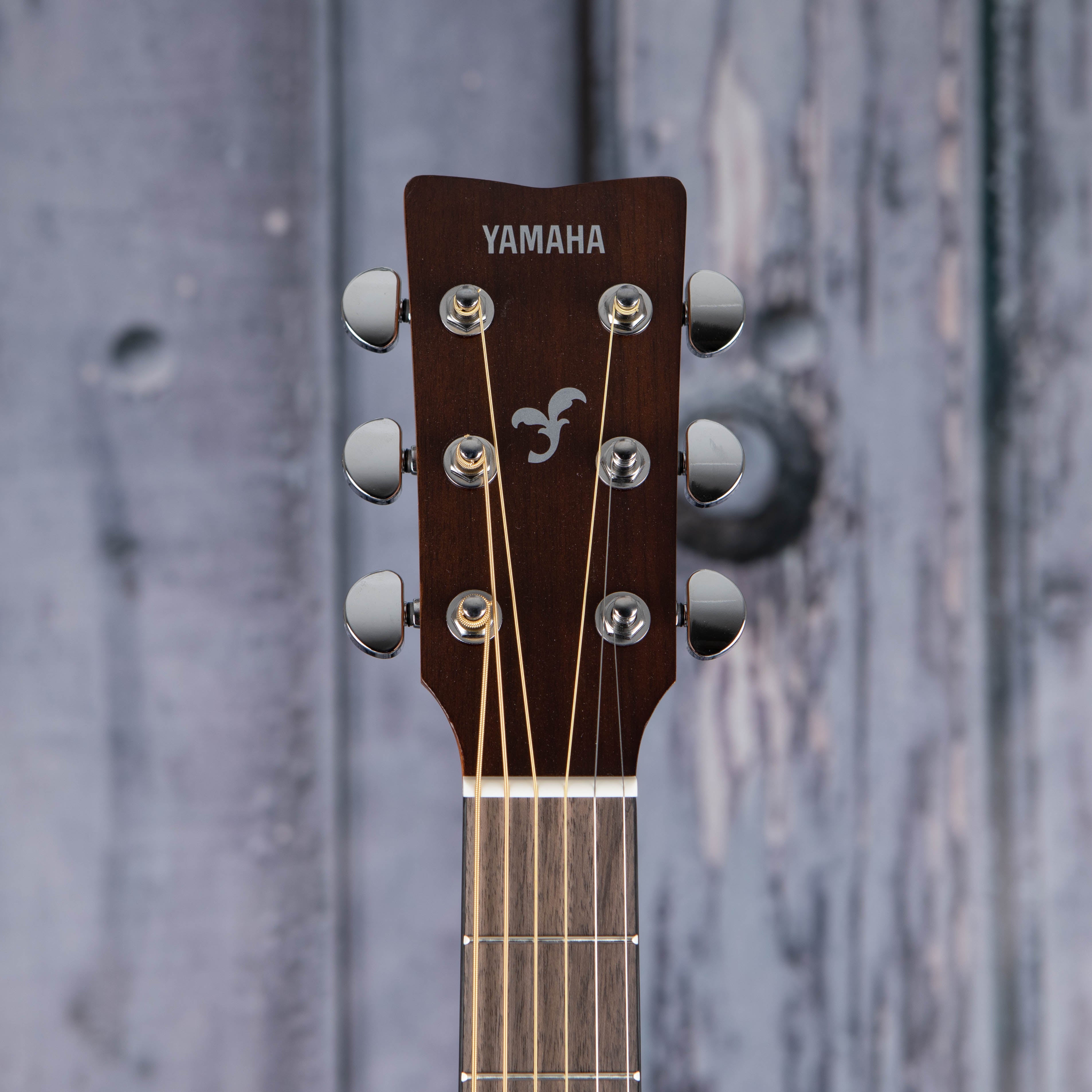 Yamaha FSX800C Concert Cutaway Acoustic/Electric Guitar, Natural, front headstock