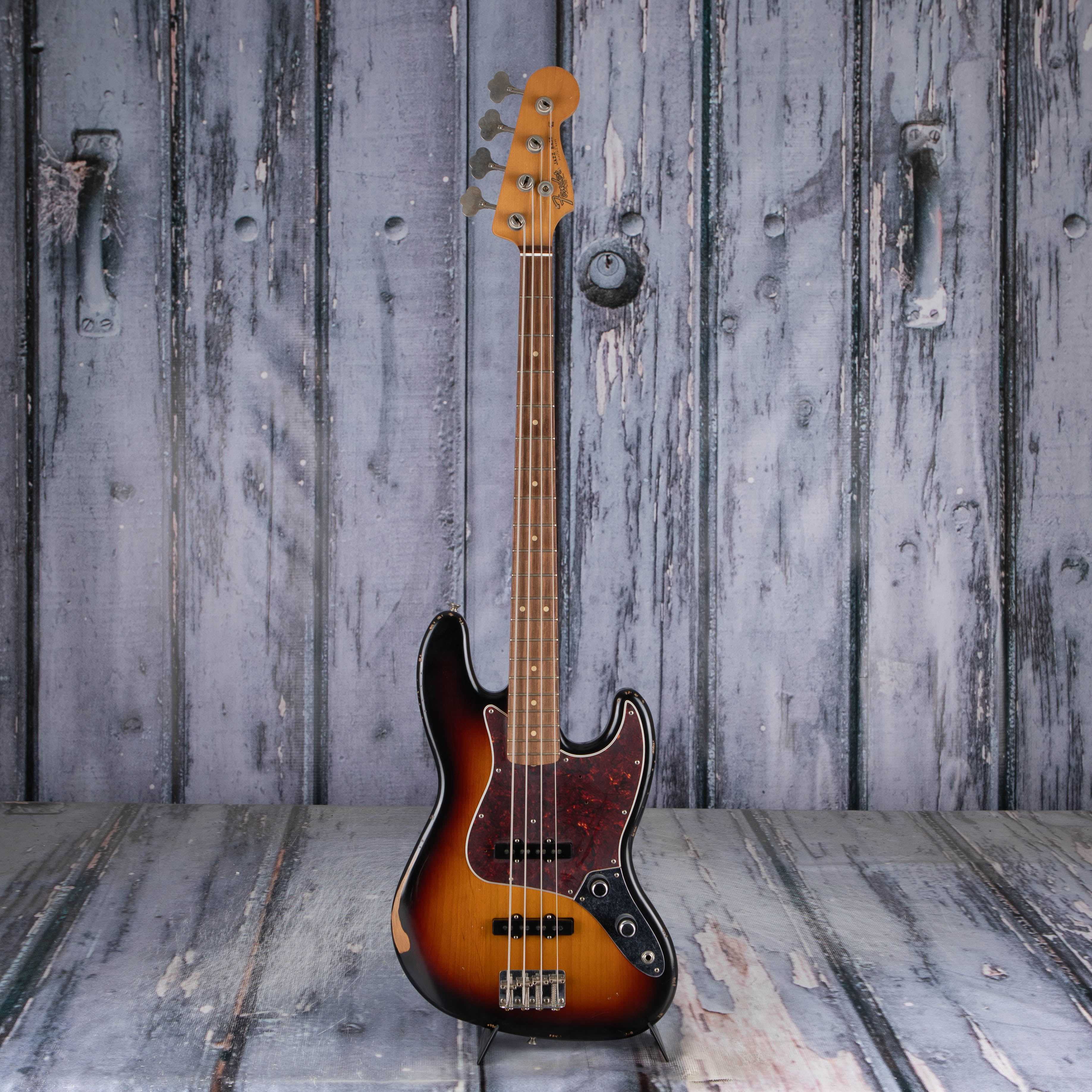 Fender 60th Anniversary Road Worn Jazz Bass, 3-Color Sunburst 