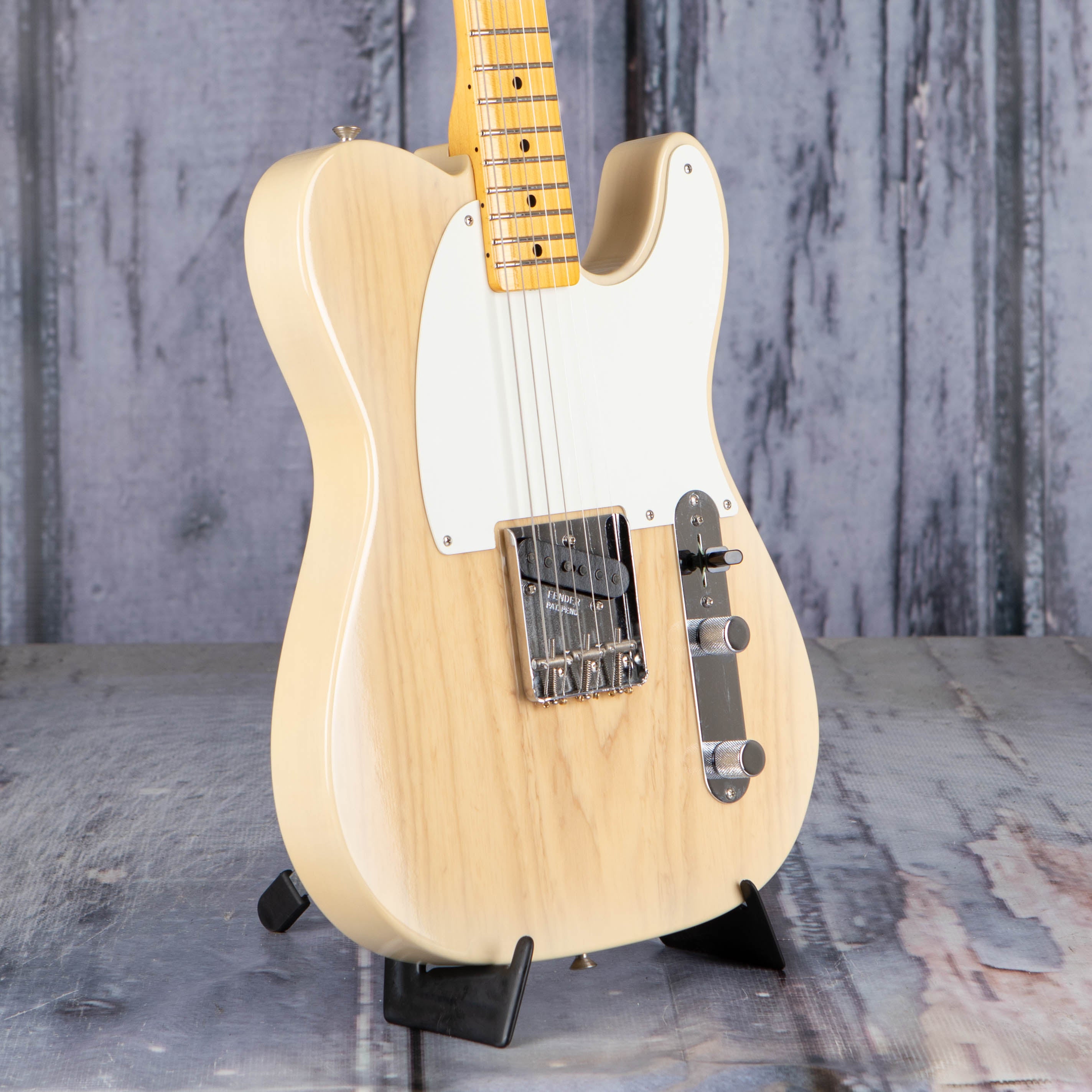 Fender Custom Shop Vintage Custom '59 Esquire Time Capsule Package Electric Guitar, Faded Natural Blonde, angle
