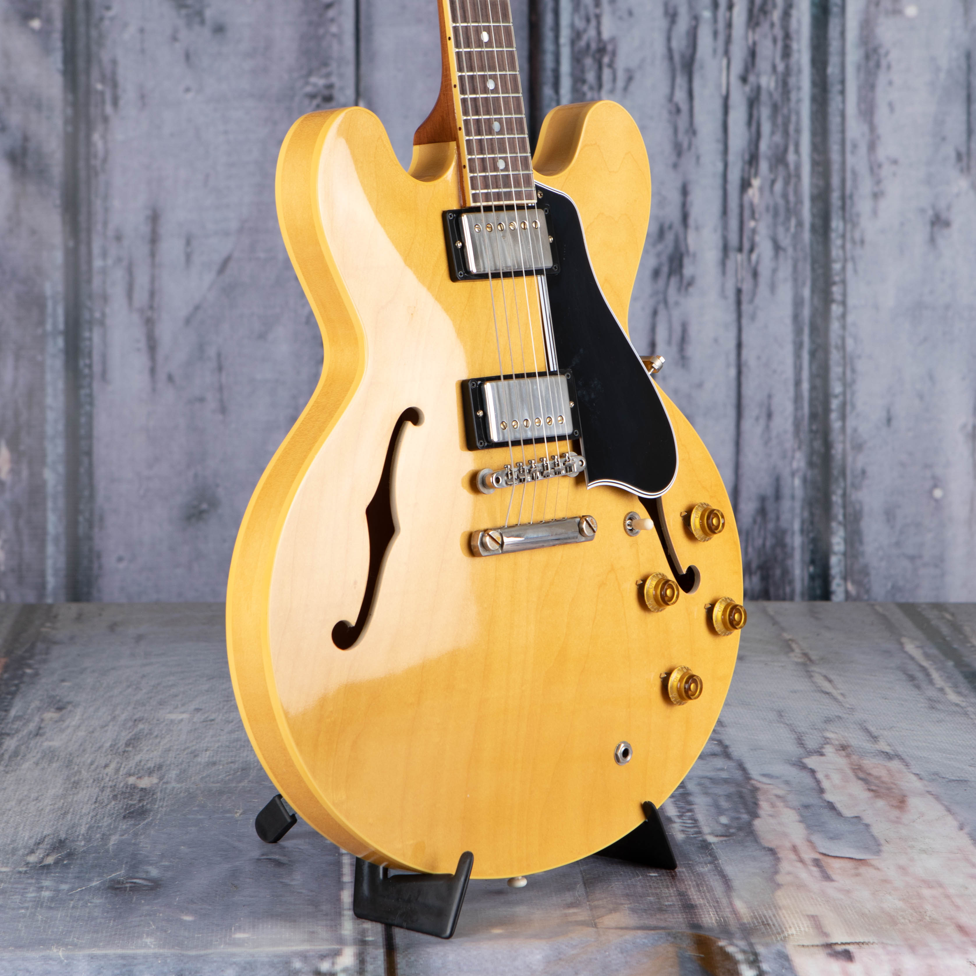 Gibson Custom Shop 1959 ES-335 Reissue Murphy Lab Ultra Light Aged Semi-Hollowbody Guitar, Vintage Natural, angle