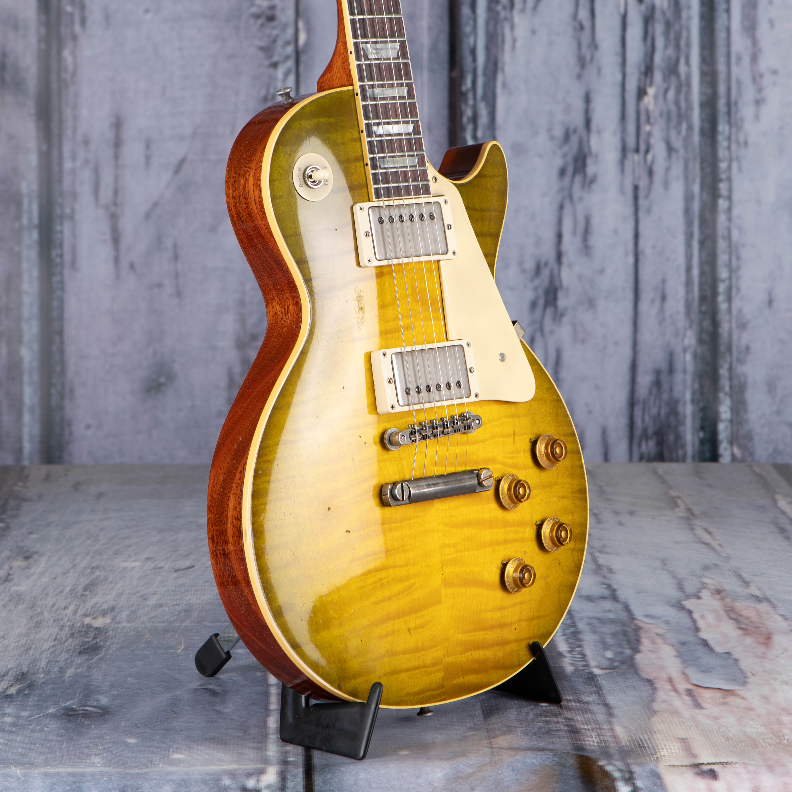 Gibson Custom Shop 1959 Les Paul Standard Reissue Murphy Lab Heavy Aged Electric Guitar, Green Lemon Fade, angle