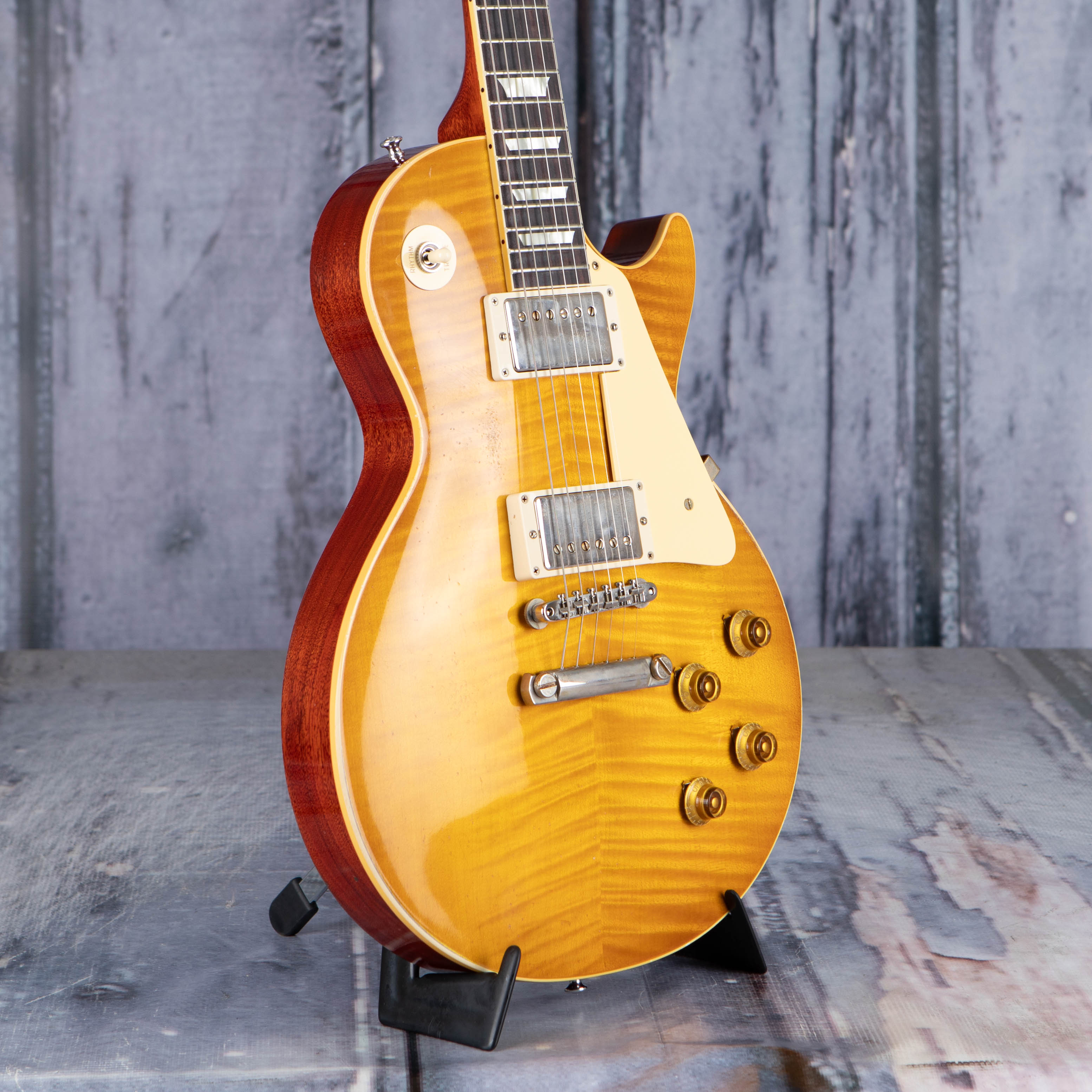 Gibson Custom Shop 1959 Les Paul Standard Reissue Murphy Lab Light Aged Electric Guitar, Dirty Lemon, angle