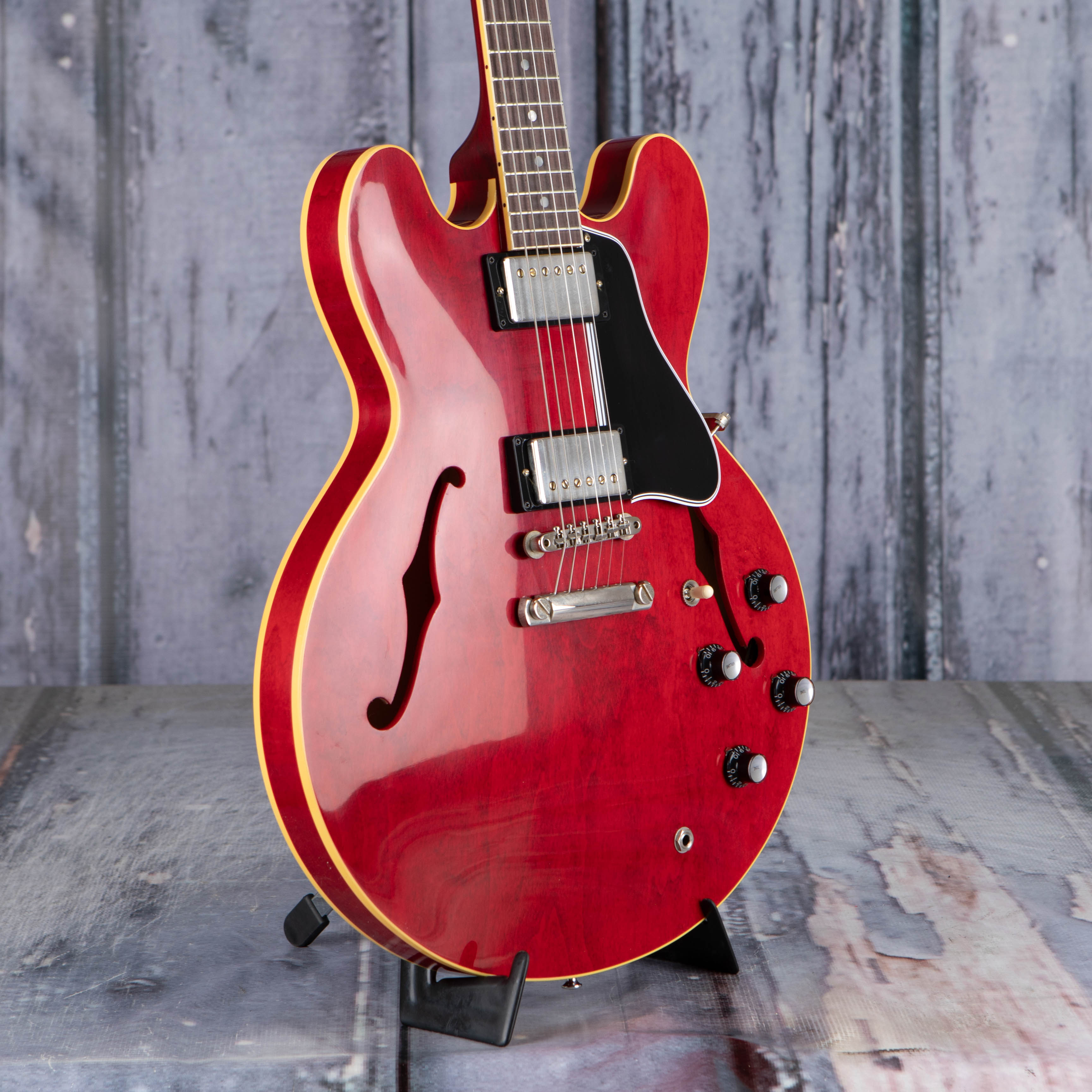 Gibson Custom Shop 1961 ES-335 Reissue VOS Semi-Hollowbody Guitar, Sixties Cherry, angle