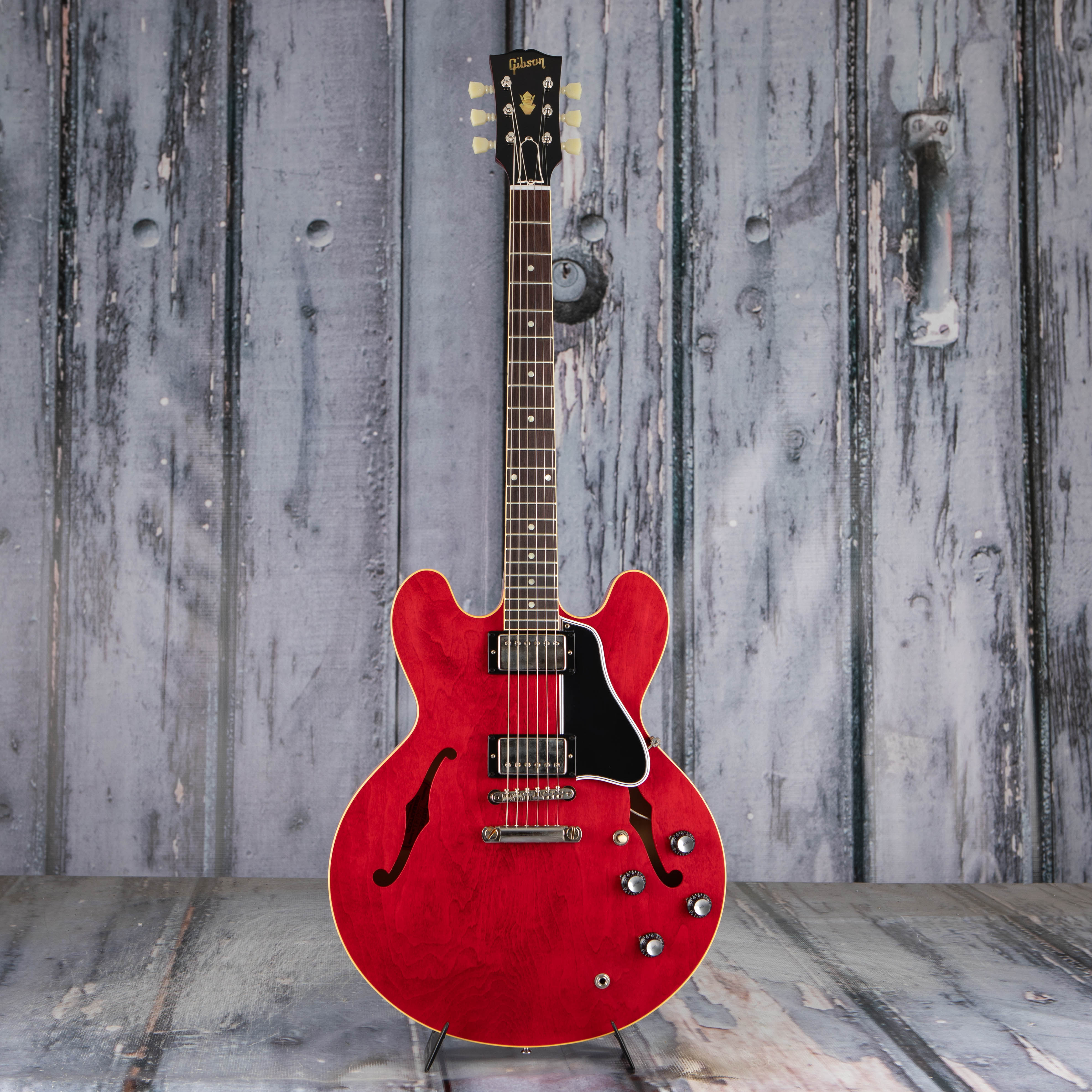 Gibson Custom Shop 1961 ES-335 Reissue VOS Semi-Hollowbody Guitar, Sixties Cherry, front