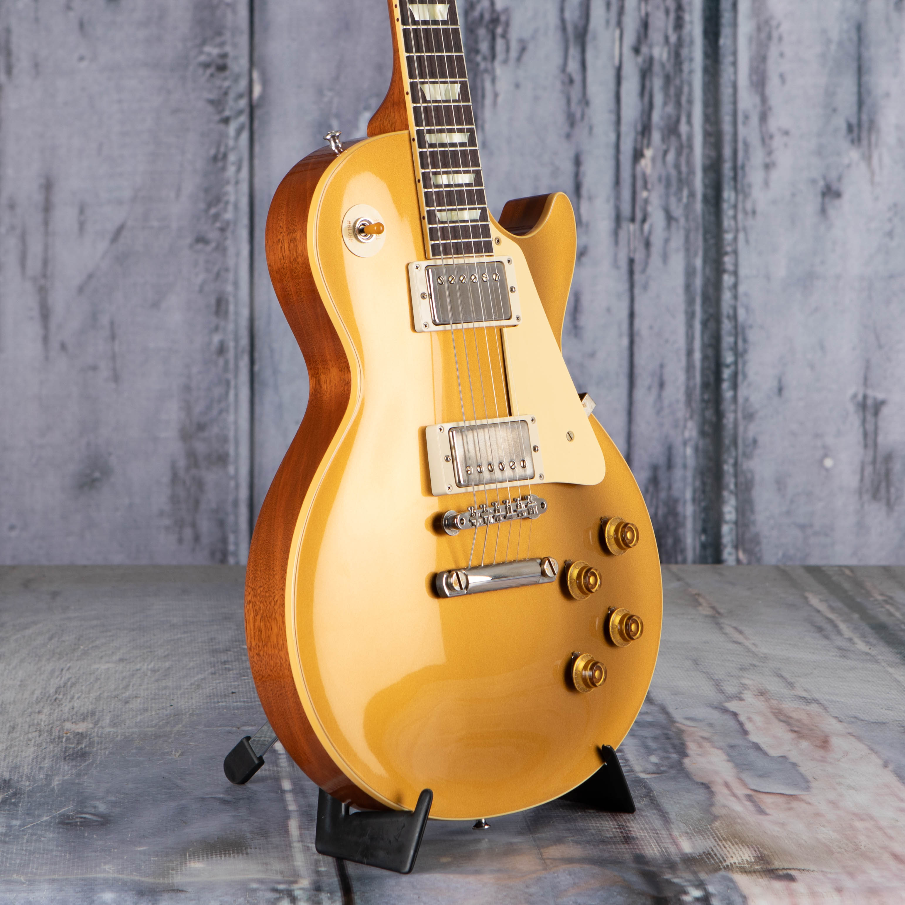 Gibson Custom Shop '57 Les Paul Standard VOS Electric Guitar, Gold Top, angle
