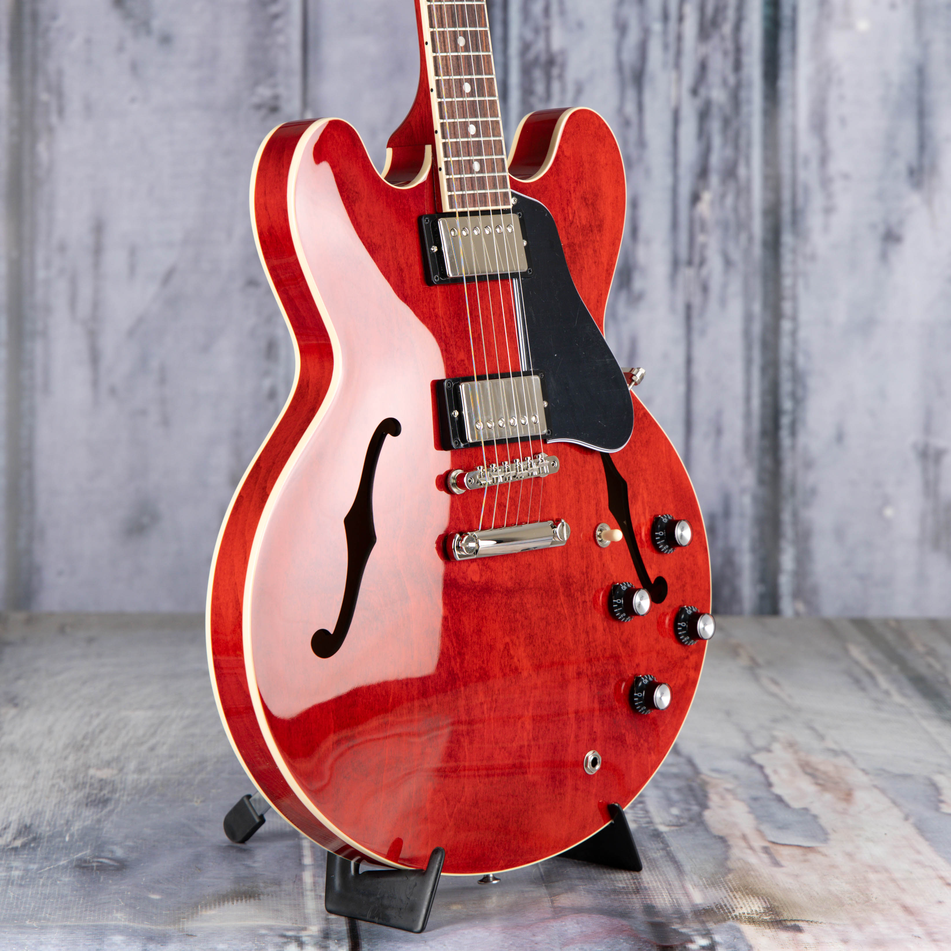 Gibson ES-335 Semi-Hollowbody Guitar, Sixties Cherry, angle