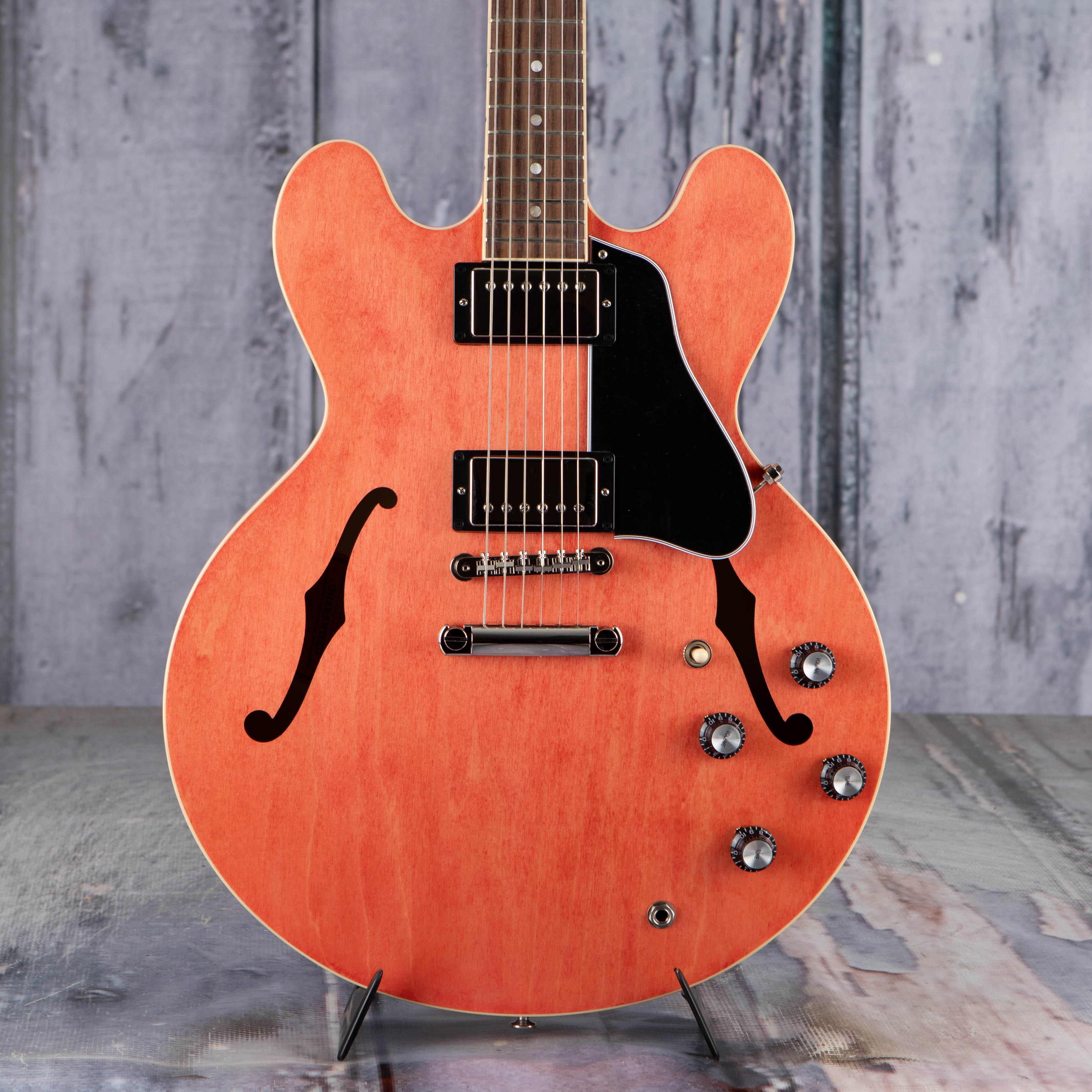 Gibson ES-335 Semi-Hollowbody Guitar, Watermelon, front closeup