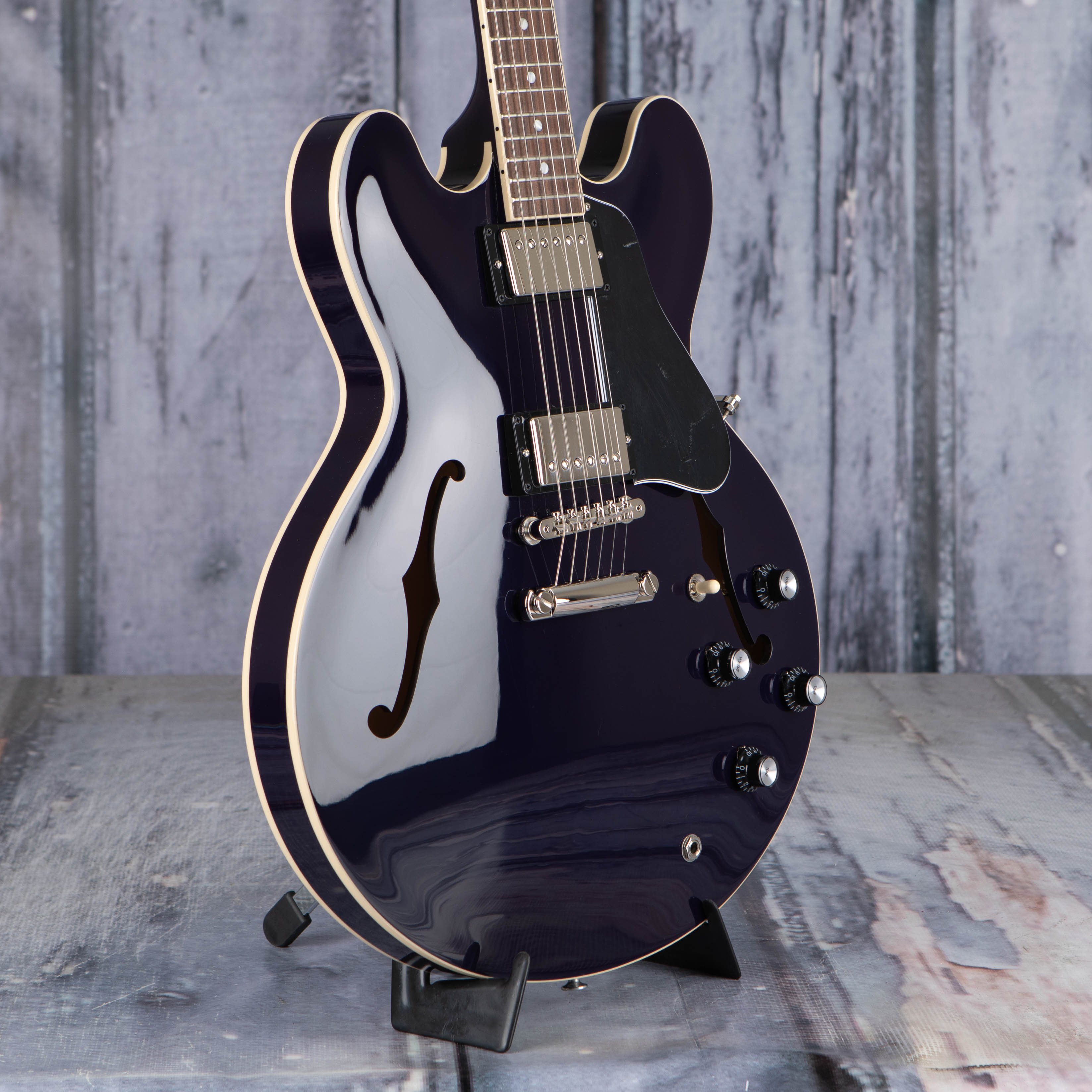 Gibson USA ES-335 Semi-Hollowbody Guitar, Deep Purple, angle