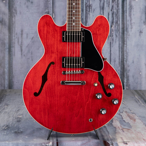 Gibson USA ES-335 Semi-Hollowbody Guitar, Sixties Cherry, front closeup
