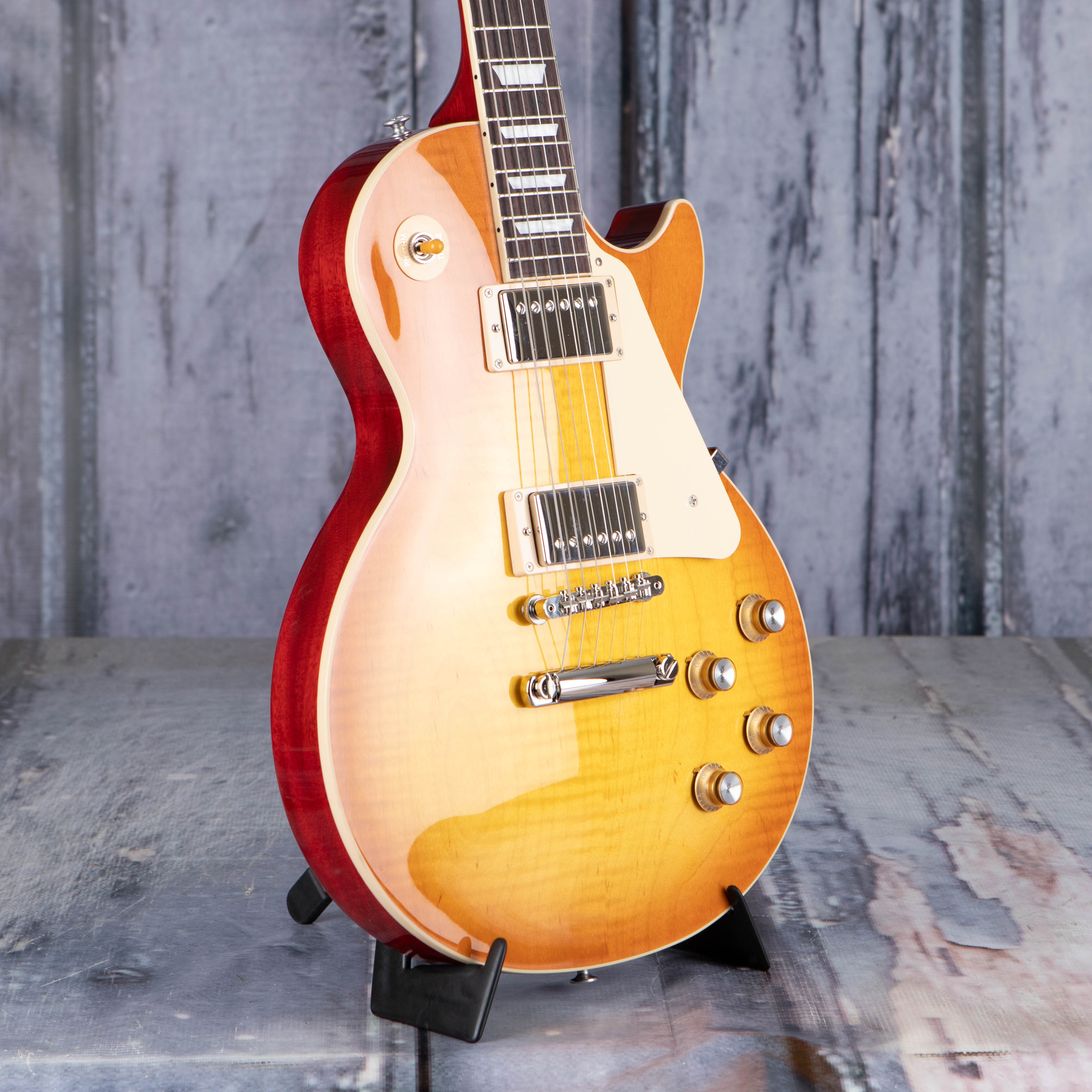 Gibson USA Les Paul Standard '60s Electric Guitar, Unburst, angle
