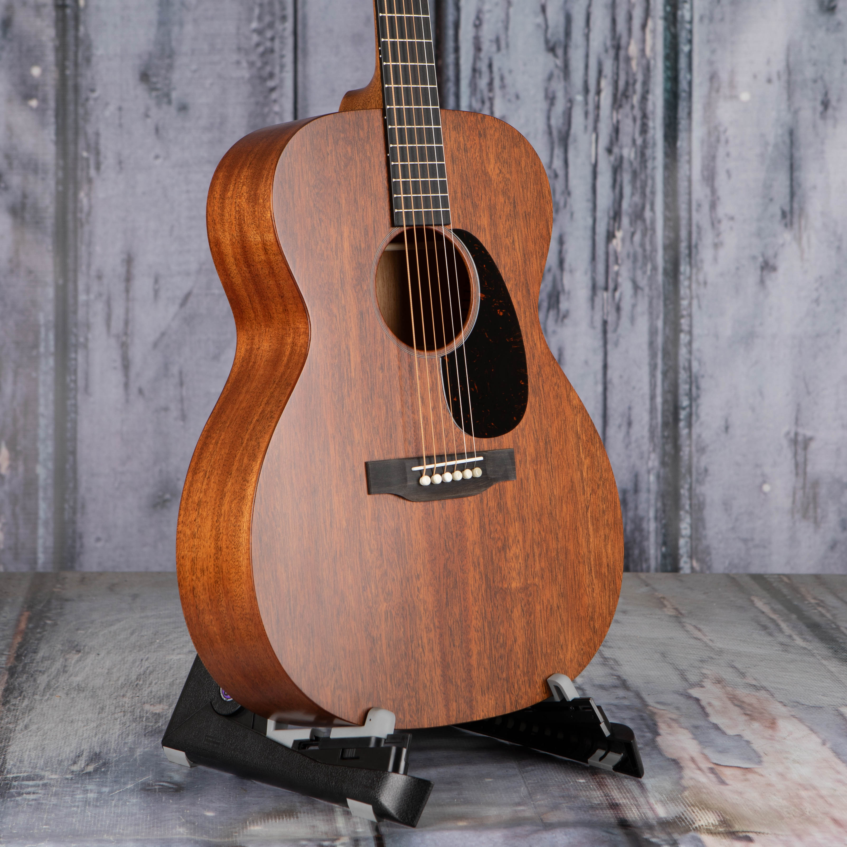 Martin 000-17 Acoustic Guitar, Dark Mahogany, angle