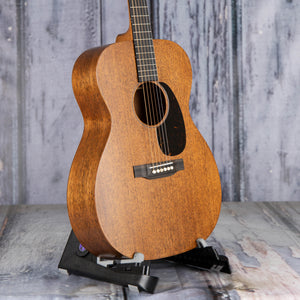 Martin 000-17 Acoustic Guitar, Dark Mahogany, angle