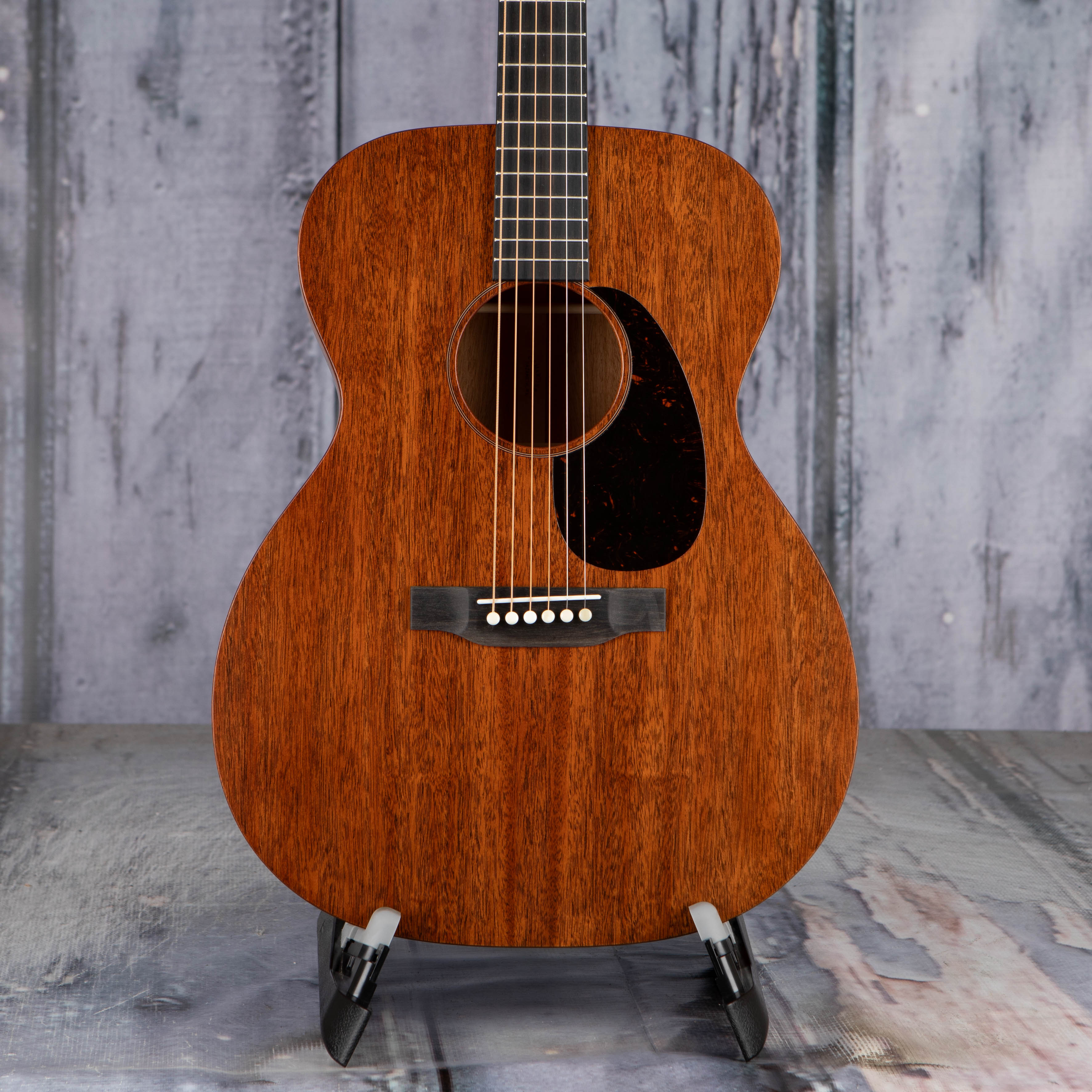 Martin 000-17 Acoustic Guitar, Dark Mahogany, front closeup