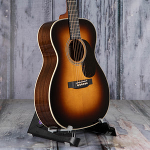 Martin 000-28EC Eric Clapton Acoustic Guitar, Vintage Sunburst, angle