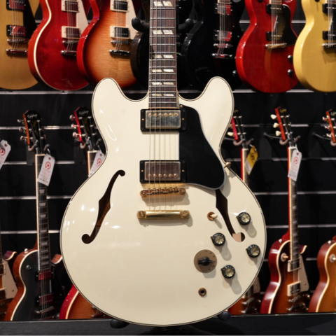 Shop Gibson Guitars