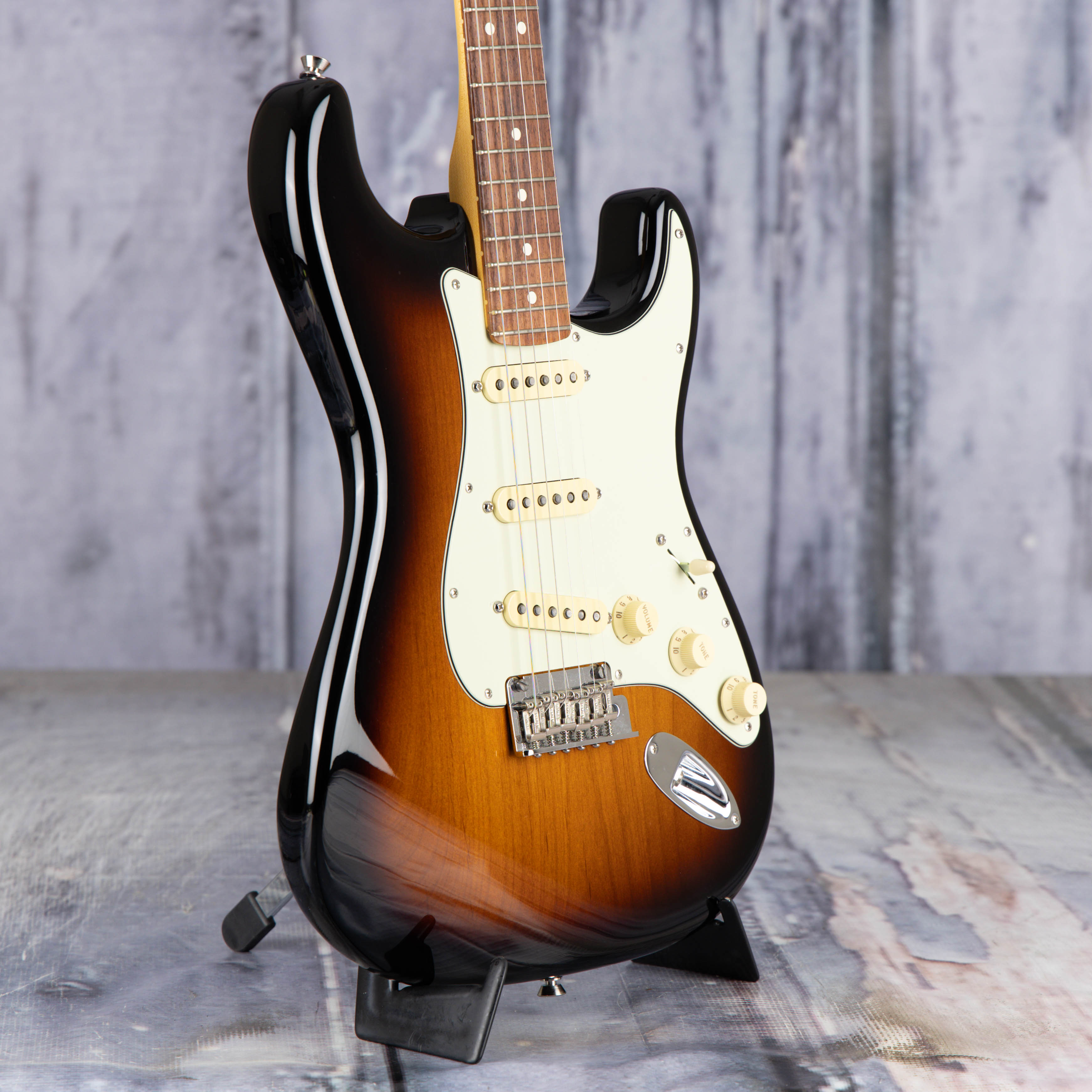 Used Fender American Professional II Stratocaster Electric Guitar, 2023, 3-Tone Sunburst, angle