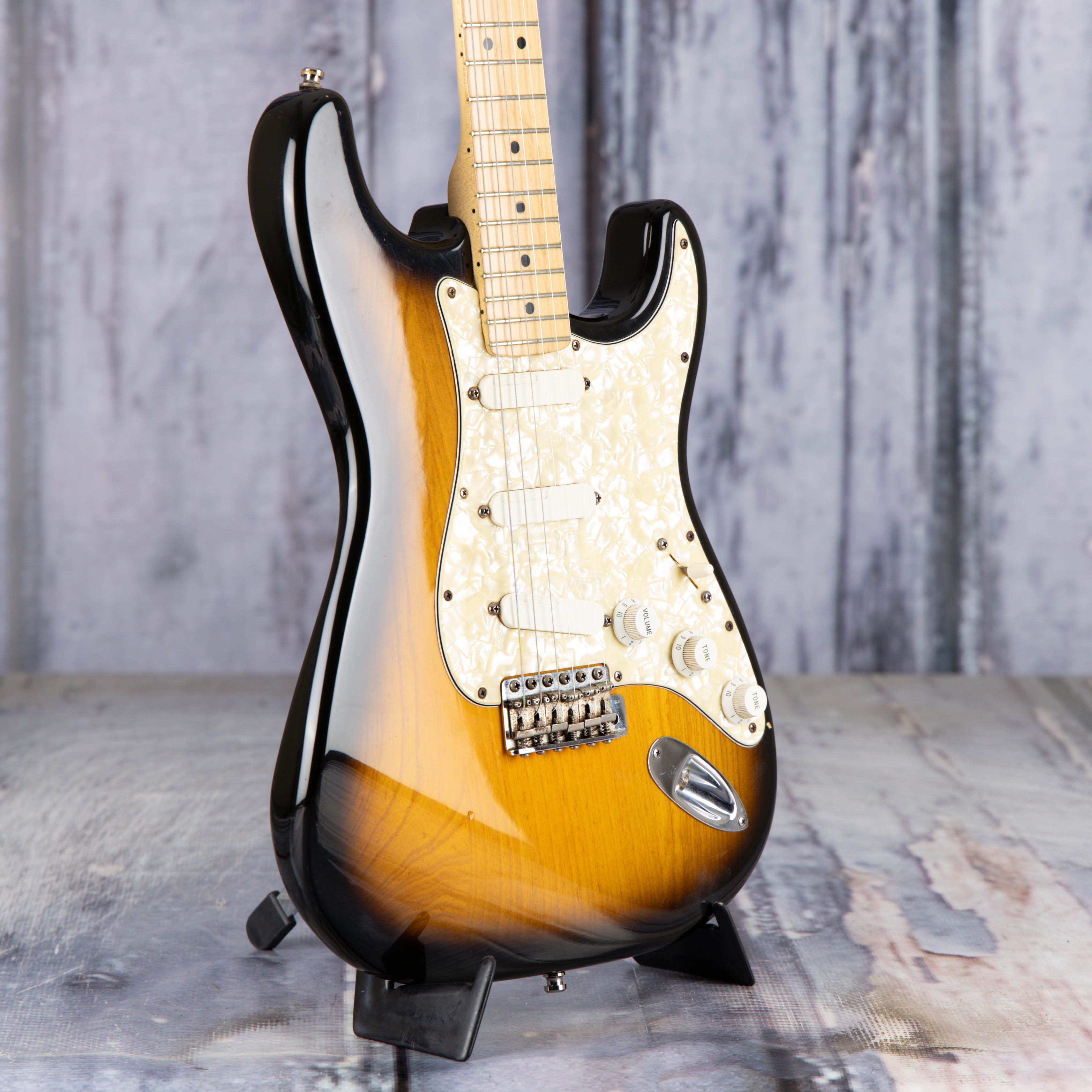 Used Fender Buddy Guy Stratocaster Electric Guitar, 1995, 2-Color Sunburst, angle