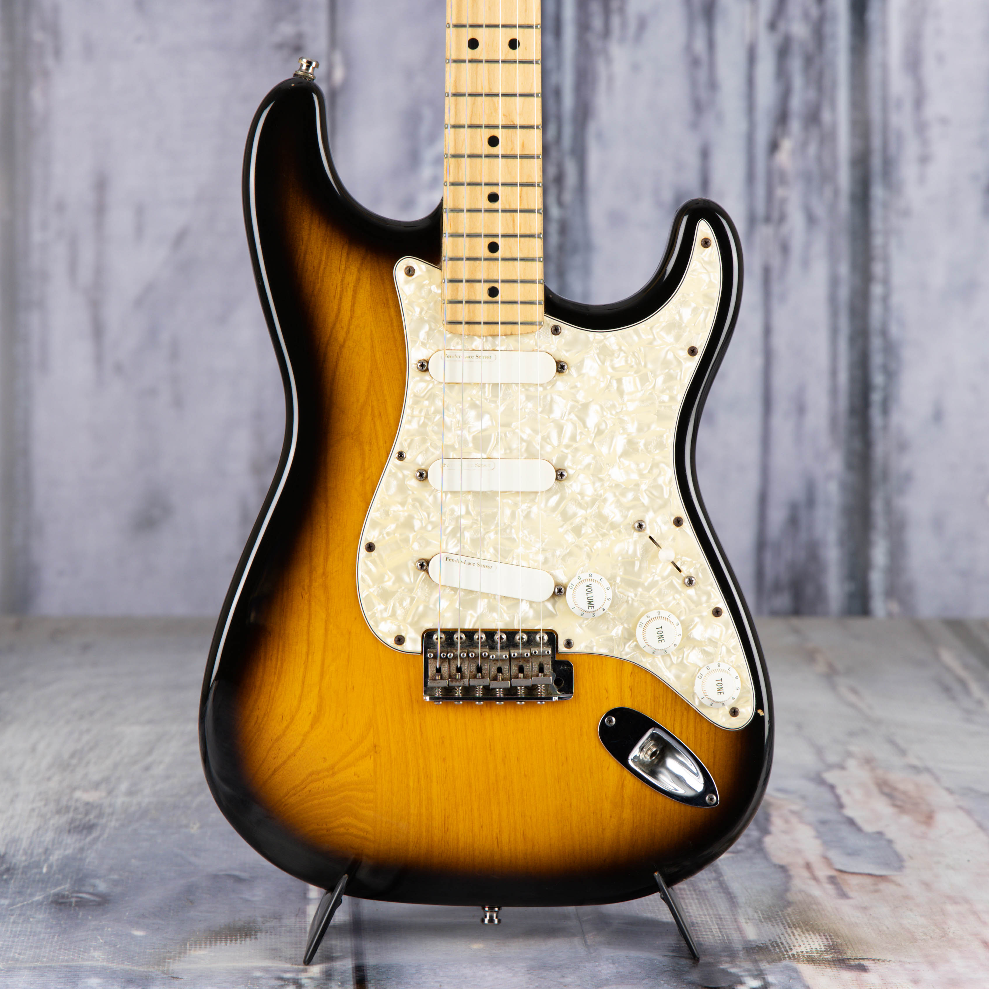 Used Fender Buddy Guy Stratocaster Electric Guitar, 1995, 2-Color Sunburst, front closeup