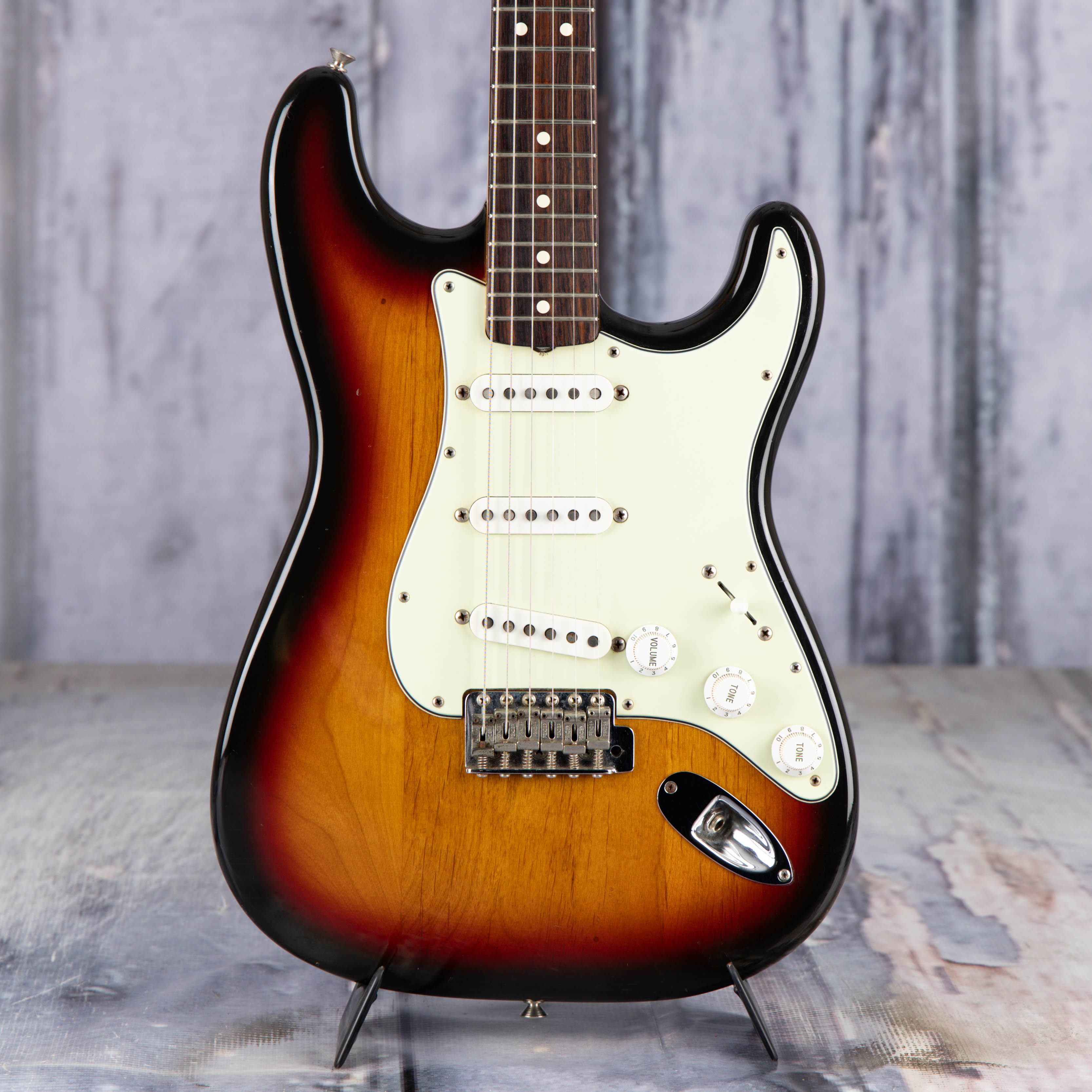Used Fender Custom Shop 1962 Reissue Stratocaster Electric Guitar, 1988, 3-Color Sunburst, front closeup
