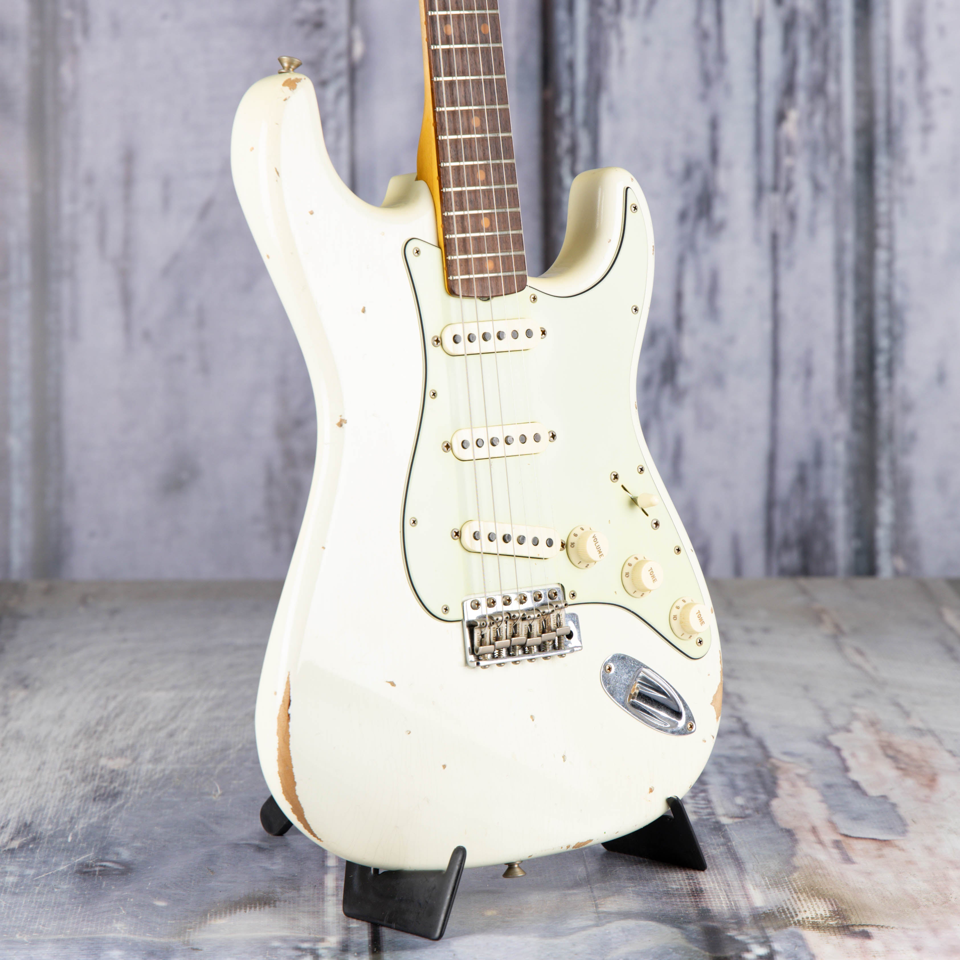 Used Fender Custom Shop 60s Stratocaster Relic Electric Guitar, 2017, Aged Olympic White, angle