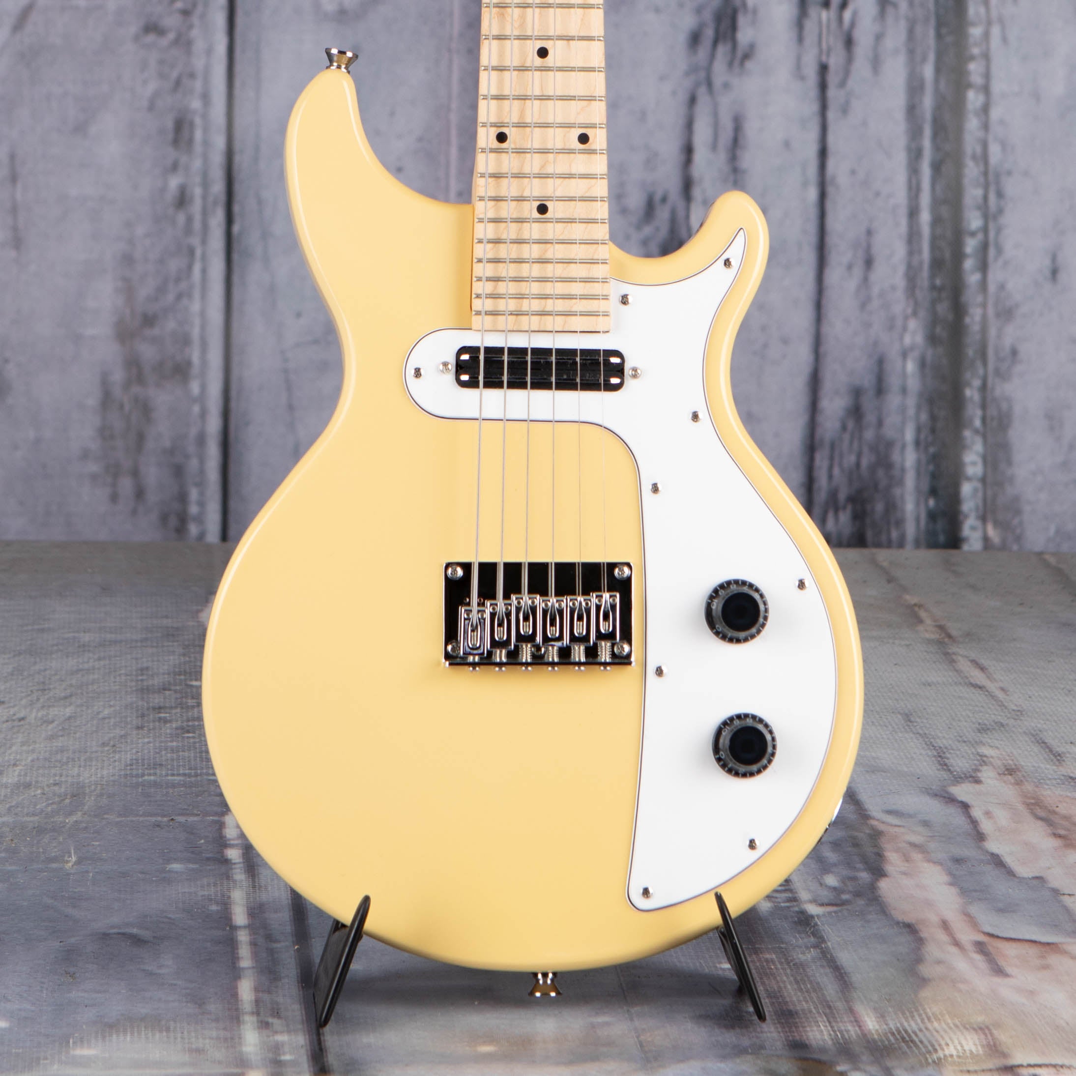 Used Gold Tone GME-6 Mandolin-Guitar, Cream Gloss, front closeup
