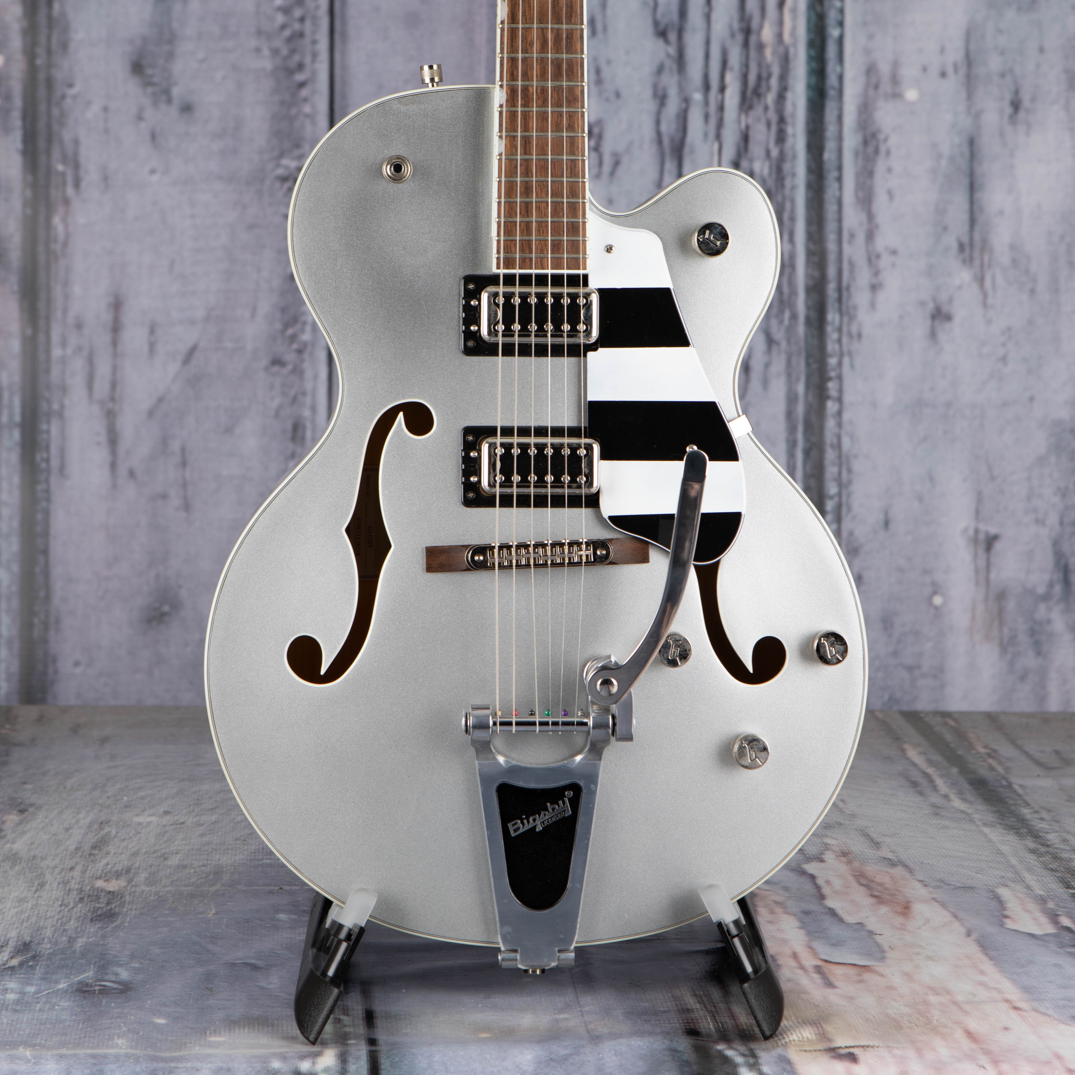 Used Gretsch G5420T Electromatic Classic Hollowbody Single-Cut W/ Bigsby Guitar, 2021, Airline Silver, front closeup