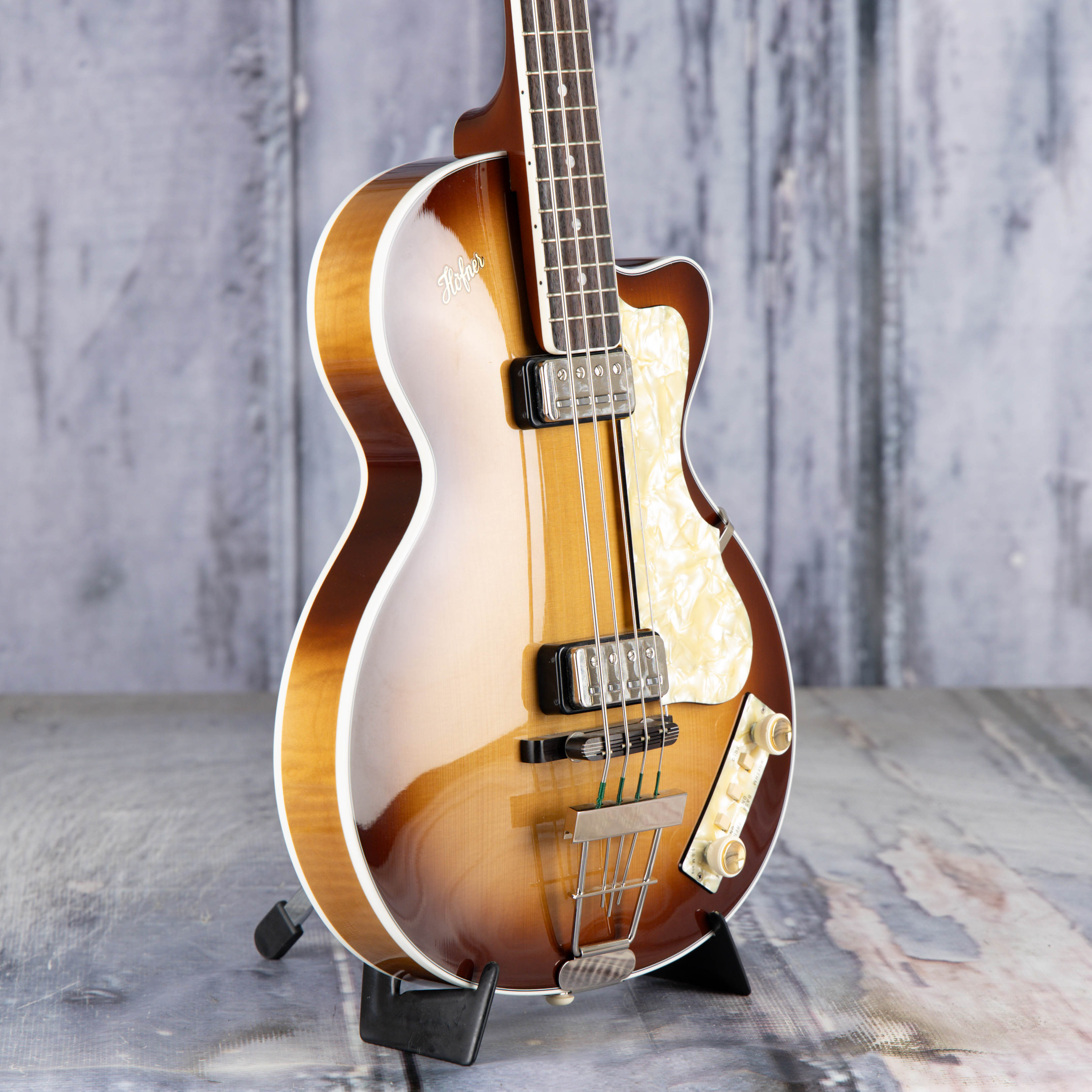 Used Höfner Club 500/2 Hollowbody Bass Guitar, Sunburst, angle