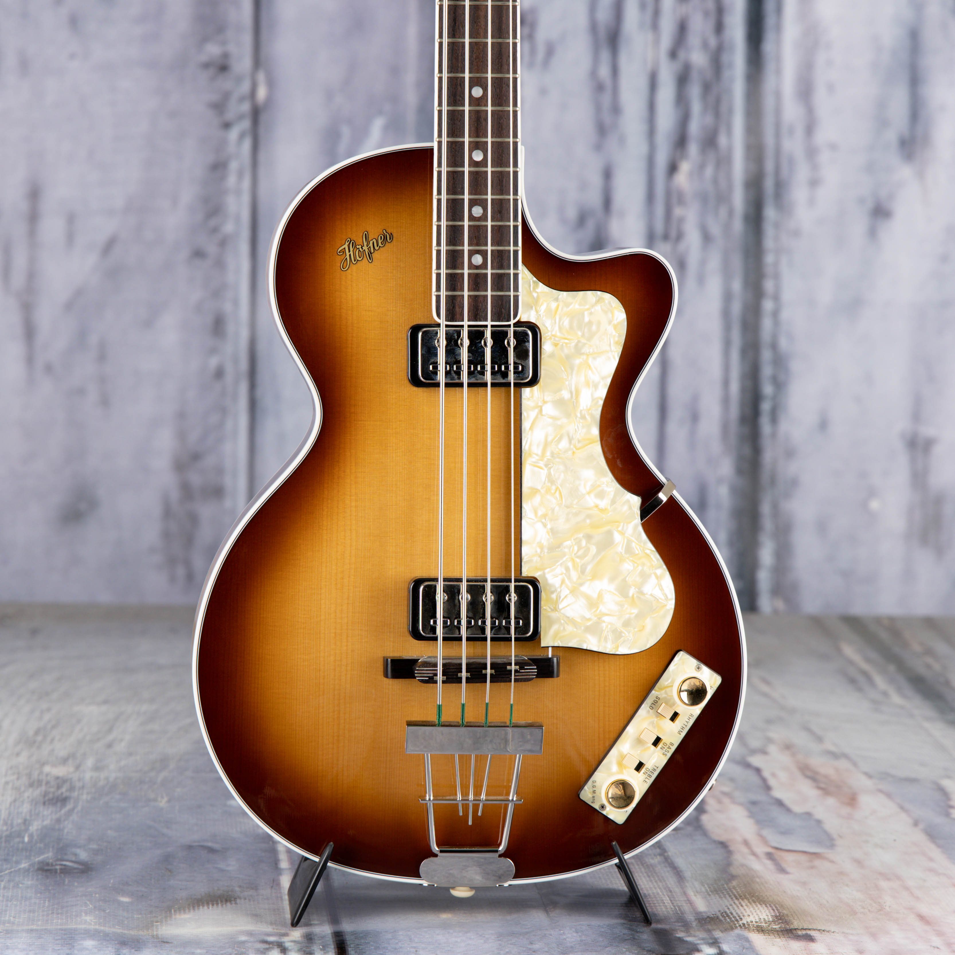 Used Höfner Club 500/2 Hollowbody Bass Guitar, Sunburst, front closeup