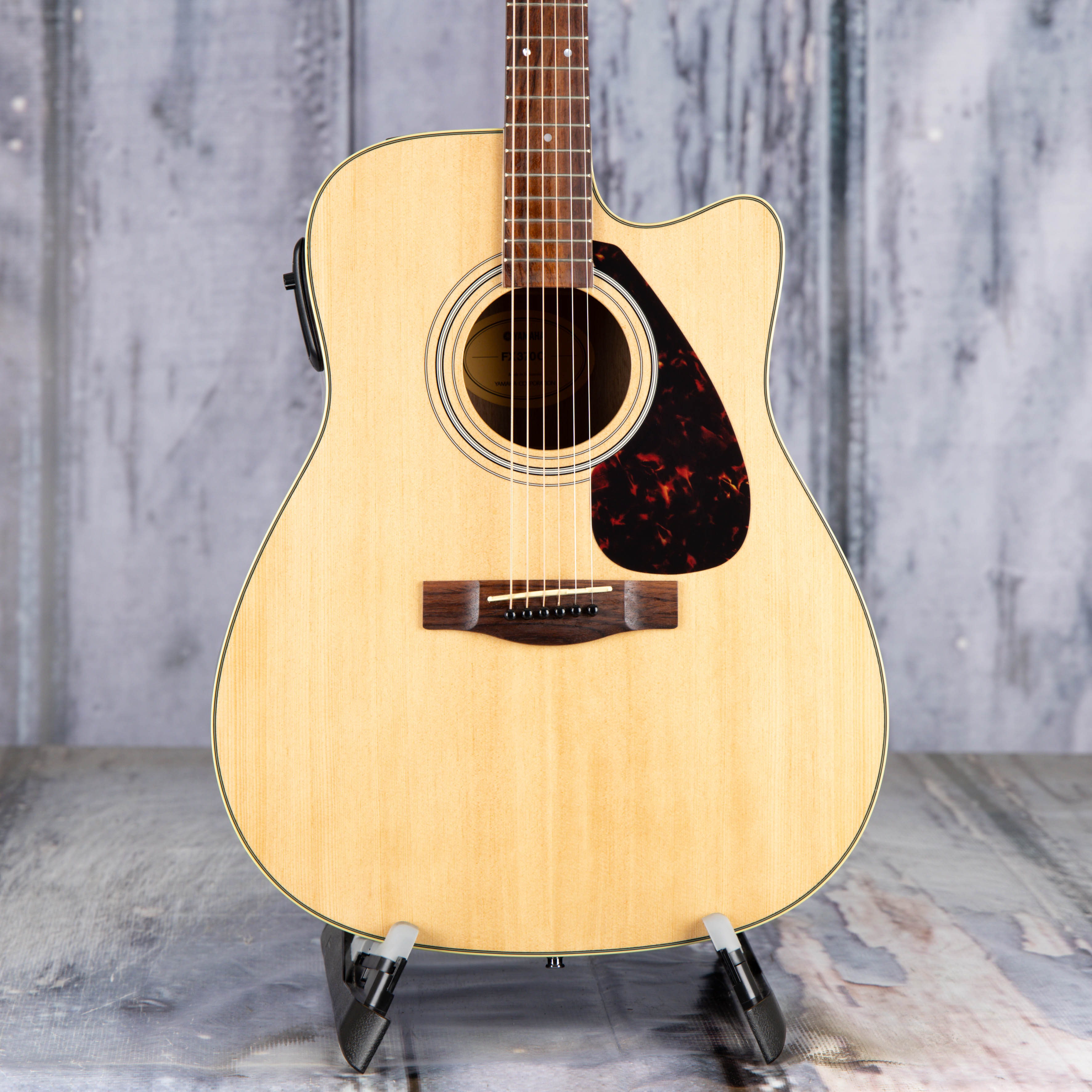 Used Yamaha FX370C Acoustic/Electric Guitar, Natural, front closeup