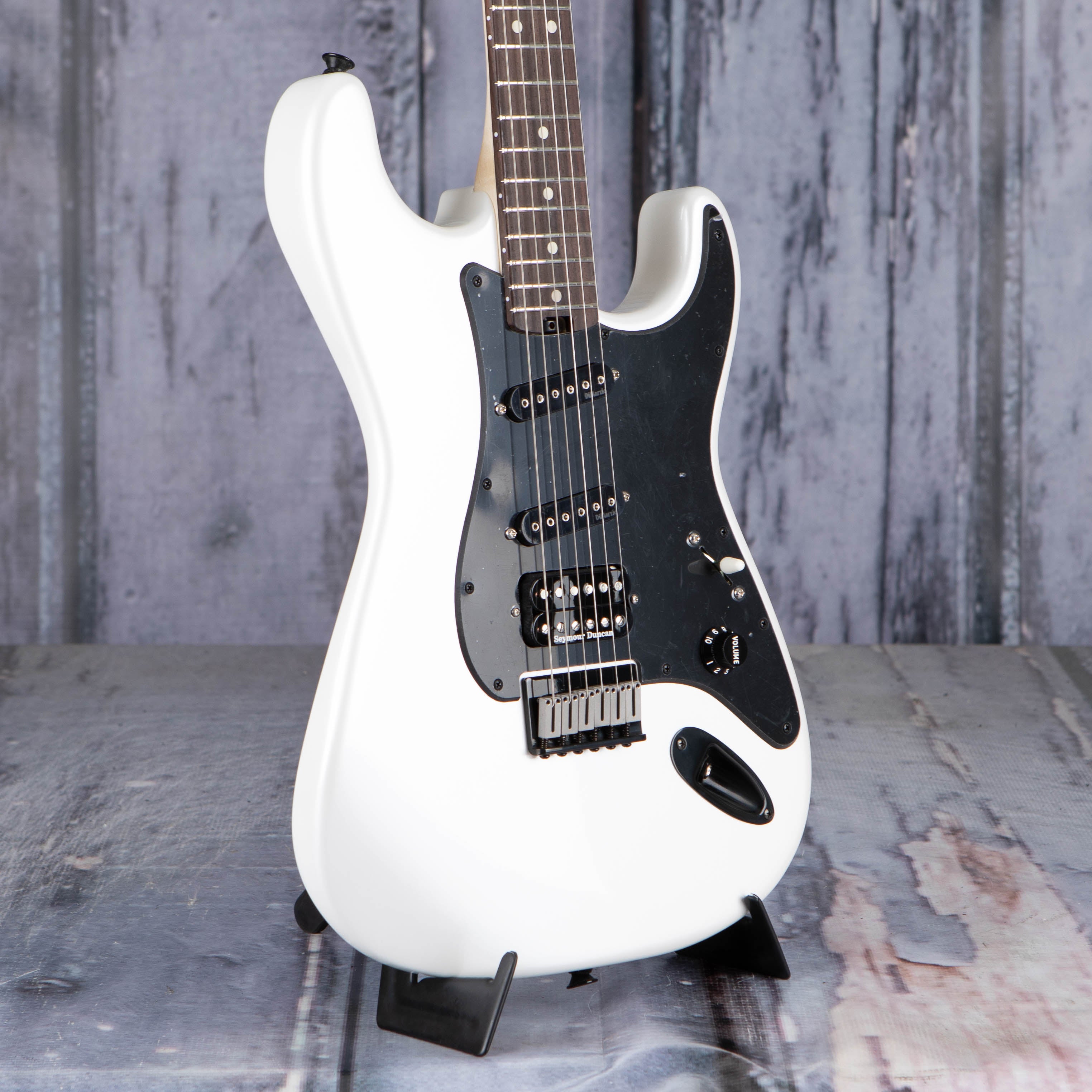 Charvel Jake E Lee Signature Pro-Mod So-Cal Style 1 HSS HT RW Electric Guitar, Pearl White, angle