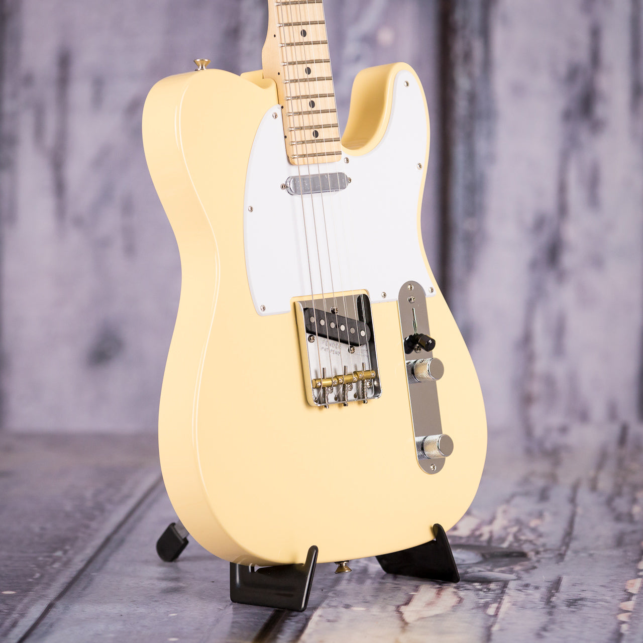 Fender American Performer Series Telecaster, Maple Fingerboard, Vintage White, angle